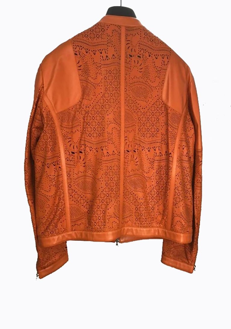 JOHN RICHMOND

ORANGE LEATHER PERFORATED JACKET
Zip closure
Zipper on the sleeves

Content: 100% lamb skin
Inside: 100: cupro


Size 58 - 4XL

Brand new, without tags!
Name of celebrity will be disclosed after sale complete
100% authentic guarantee