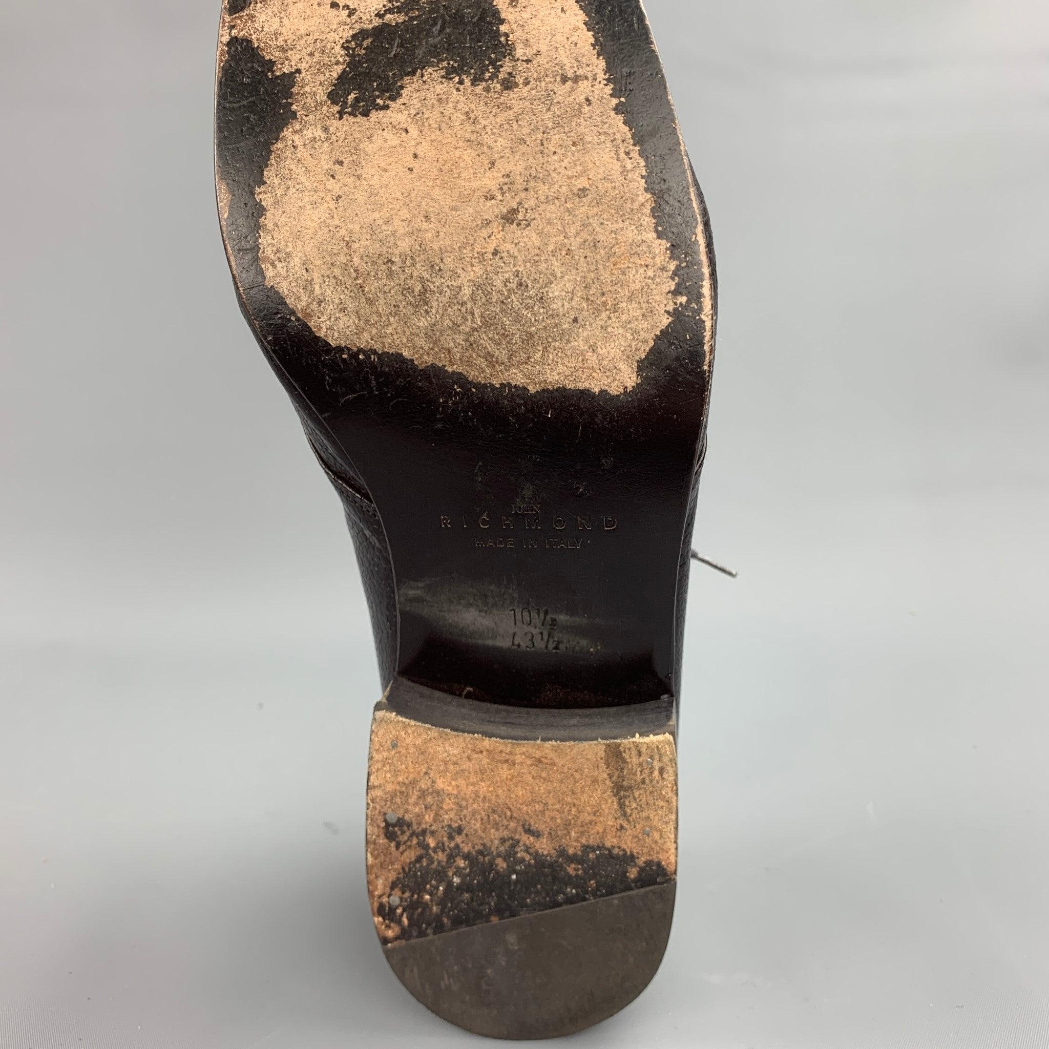 JOHN RICHMOND Größe 10.5 Schwarze Loafers aus strukturiertem Leder mit quadratischem Zehenbereich im Angebot 4