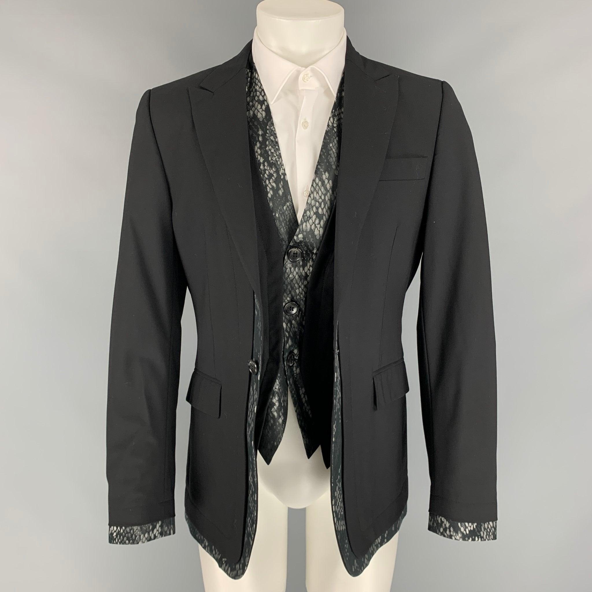 JOHN RICHMOND Size 38 Black Wool Peak Lapel Sport Coat In Good Condition For Sale In San Francisco, CA