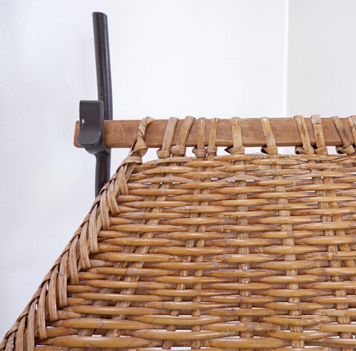 Silla de salón con respaldo alto estilo John Risley Hierro macizo / Mimbre Francia en venta 5