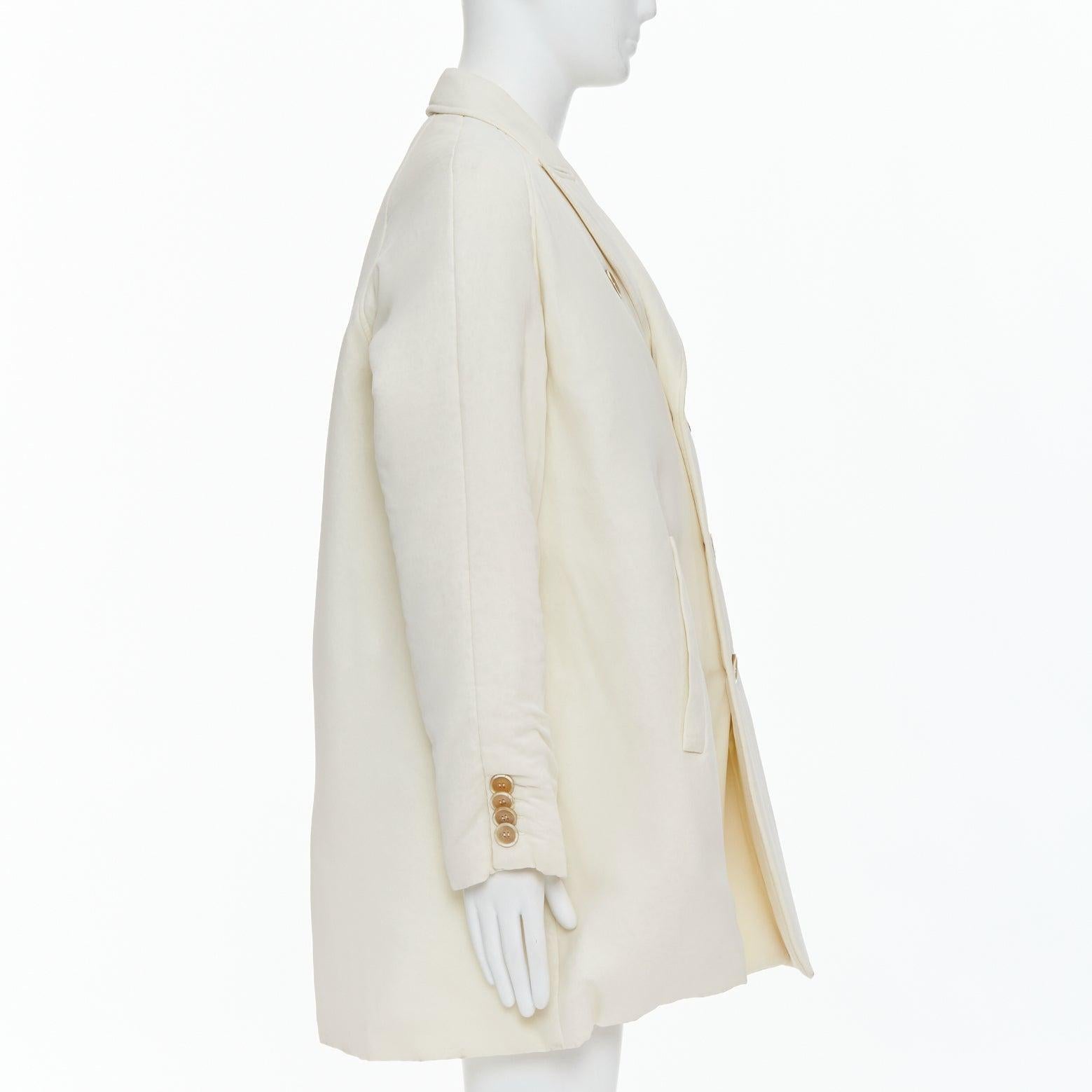 JOHN ROCHA cappotto lungo DB beige imbottito e con bottoni in corno UK38 M. In condizioni buone in vendita a Hong Kong, NT
