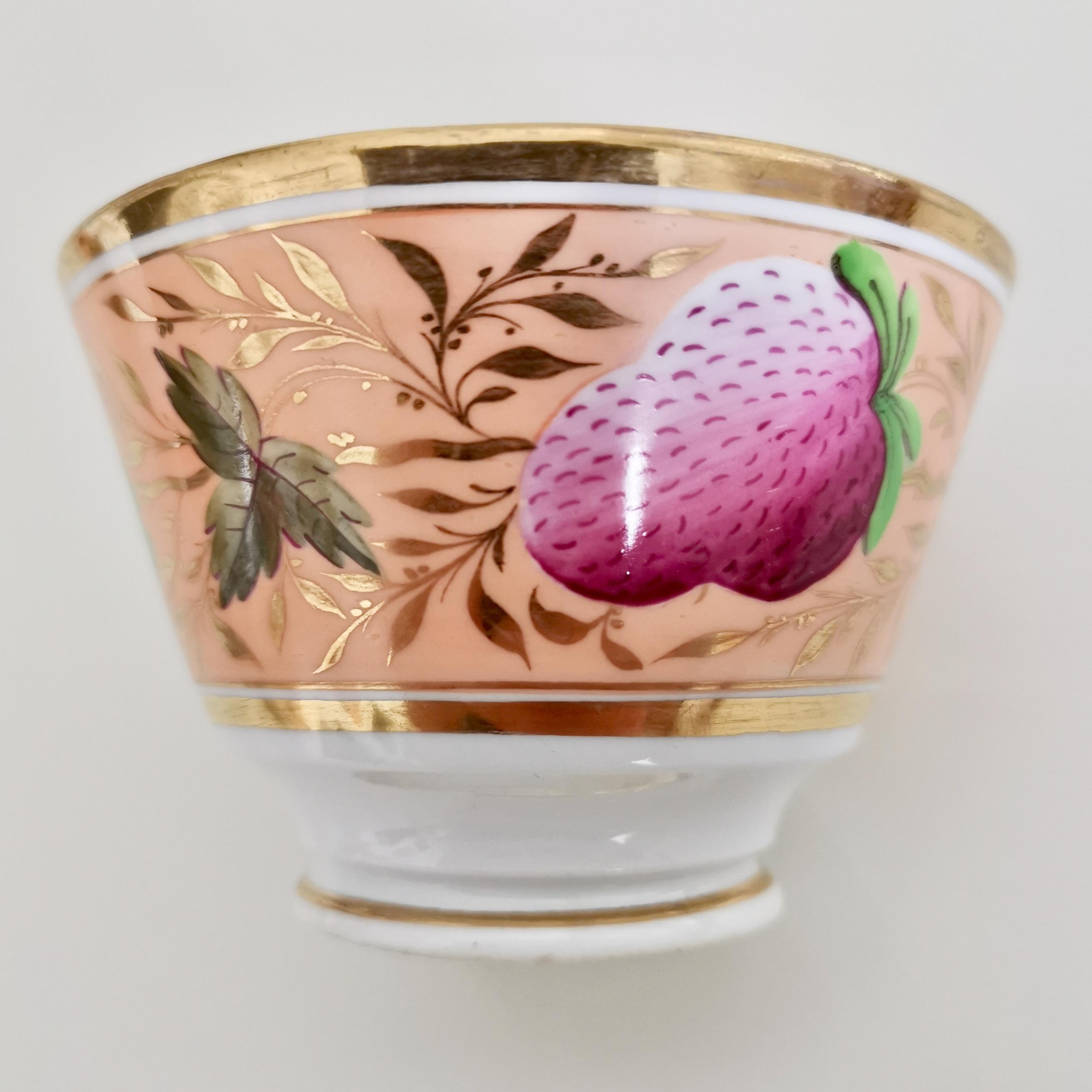 John Rose Coalport Orphaned Teacup, Pink Strawberries Pattern, Regency ca 1815 In Good Condition In London, GB