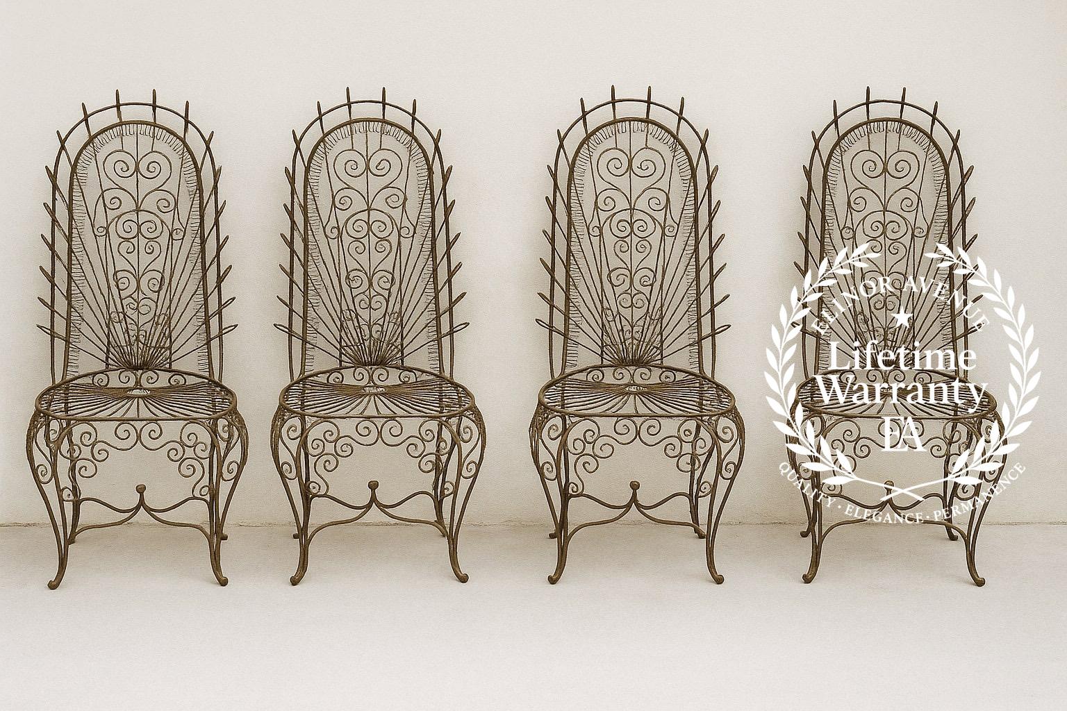 Trasforma il tuo spazio con le sedie con schienale alto Hearts Peacock di John Salterini

Un capolavoro di design e artigianato

Entra in un mondo di eleganza vintage con le iconiche sedie Peacock Chairs di John Salterini con scanalature a forma di