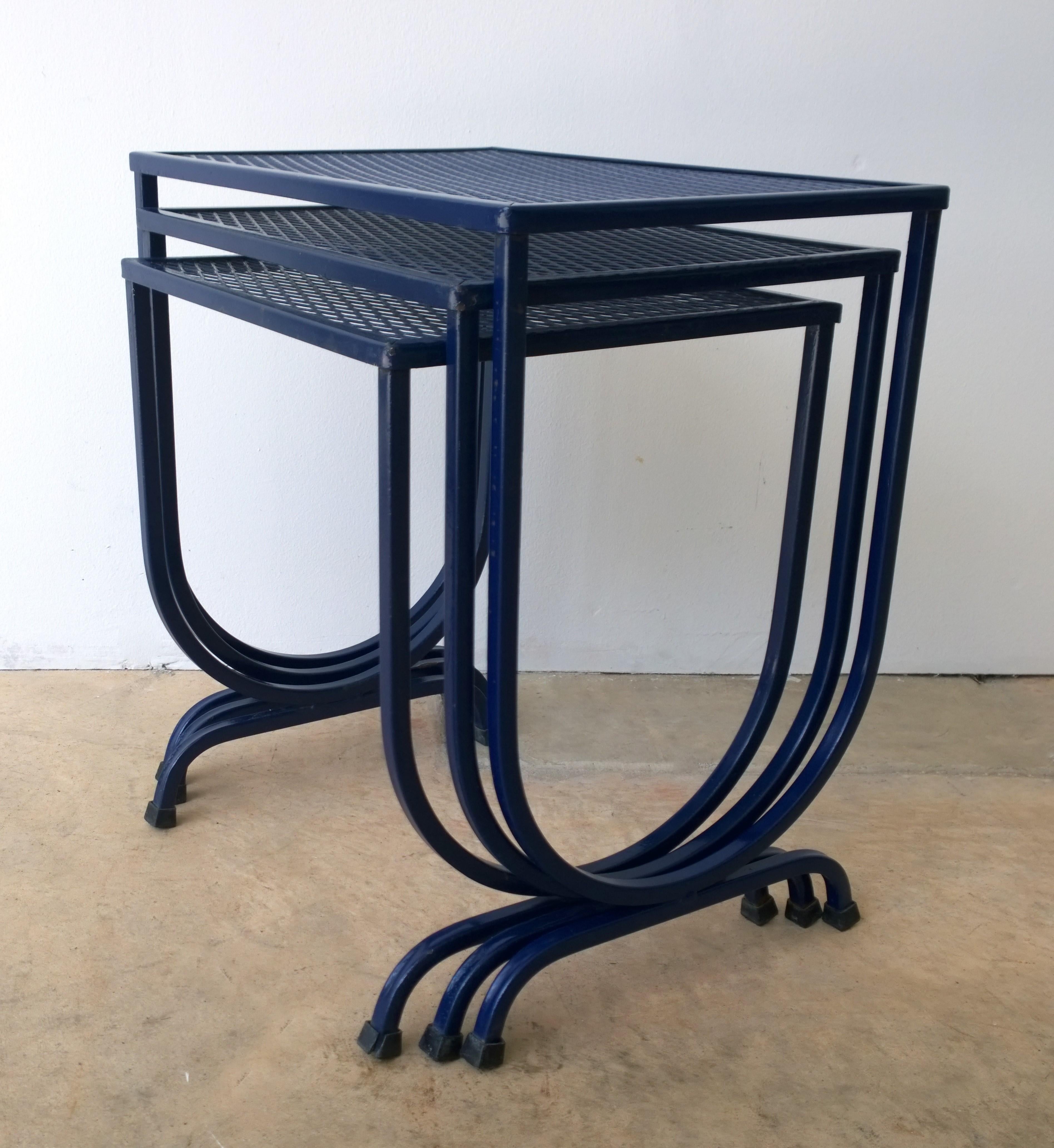 S/3 Salterini Newly Enameled Blue Wrought Iron Patio Stacking / Nesting Tables In Good Condition In Houston, TX
