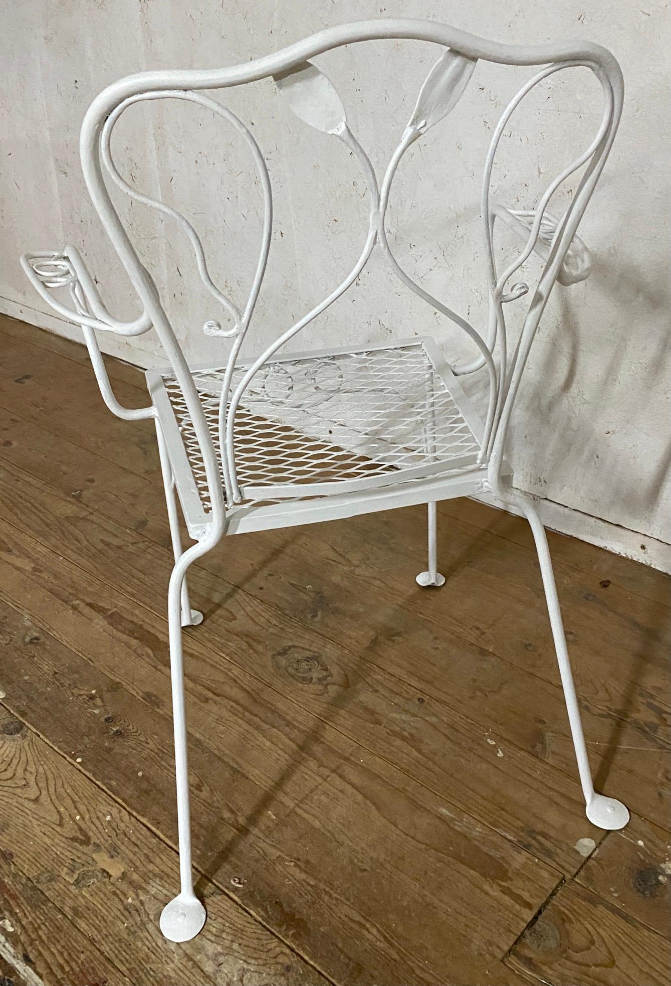 Peint Chaise à accoudoir de salle à manger de style feuille d'érable de John Salterini en vente