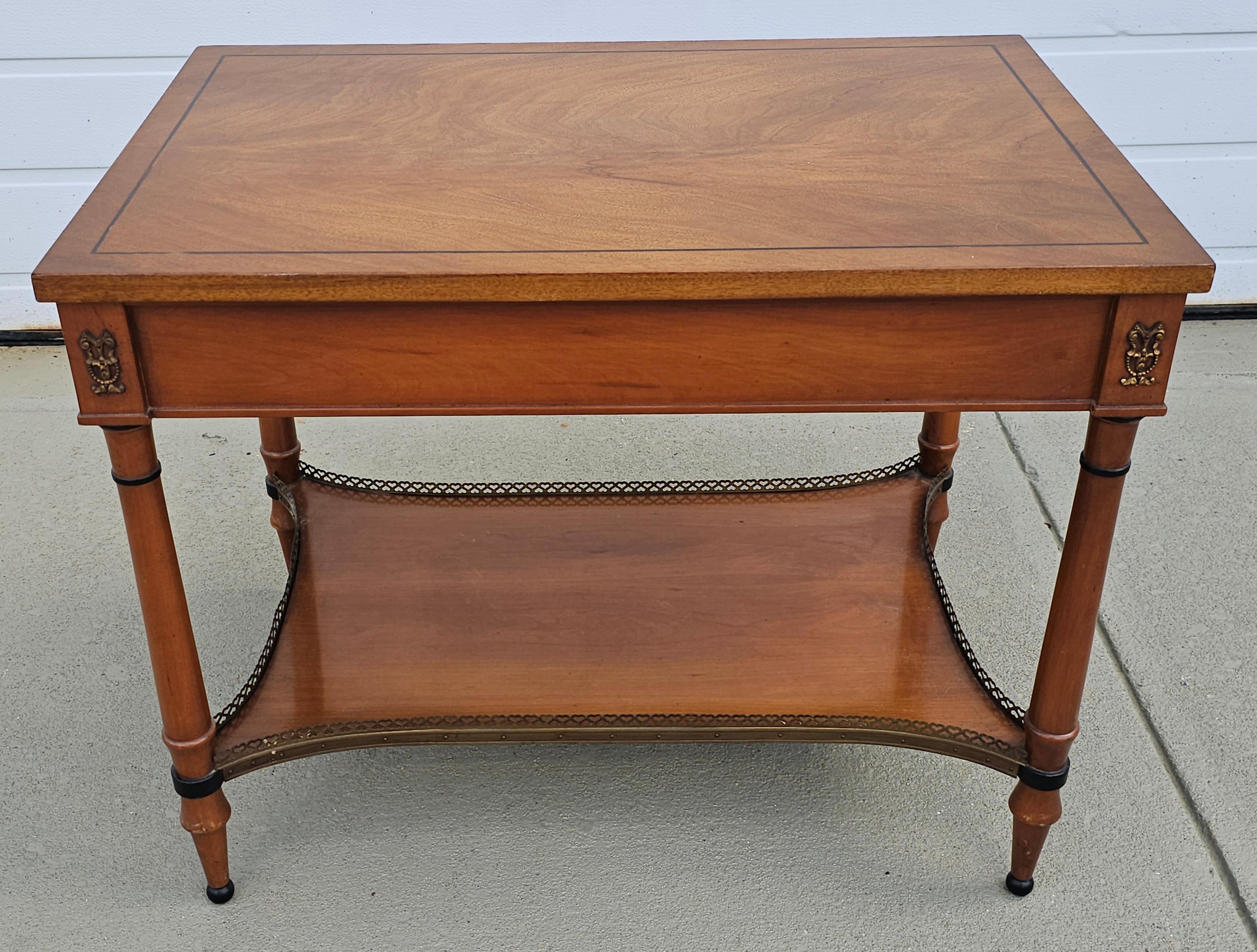 John Scalia für Schmieg & Kotzian Galleried, Beistelltisch aus Mahagoni mit einer Schublade (Hollywood Regency) im Angebot
