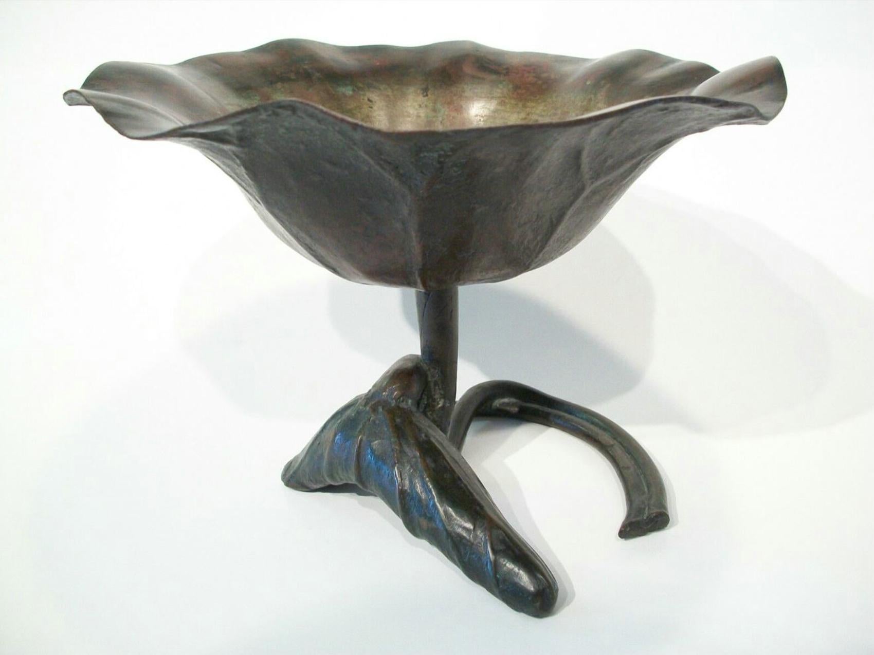 Arts and Crafts John Scott Bradstreet - Bronze Lotus Bowl - United States - circa 1900 For Sale
