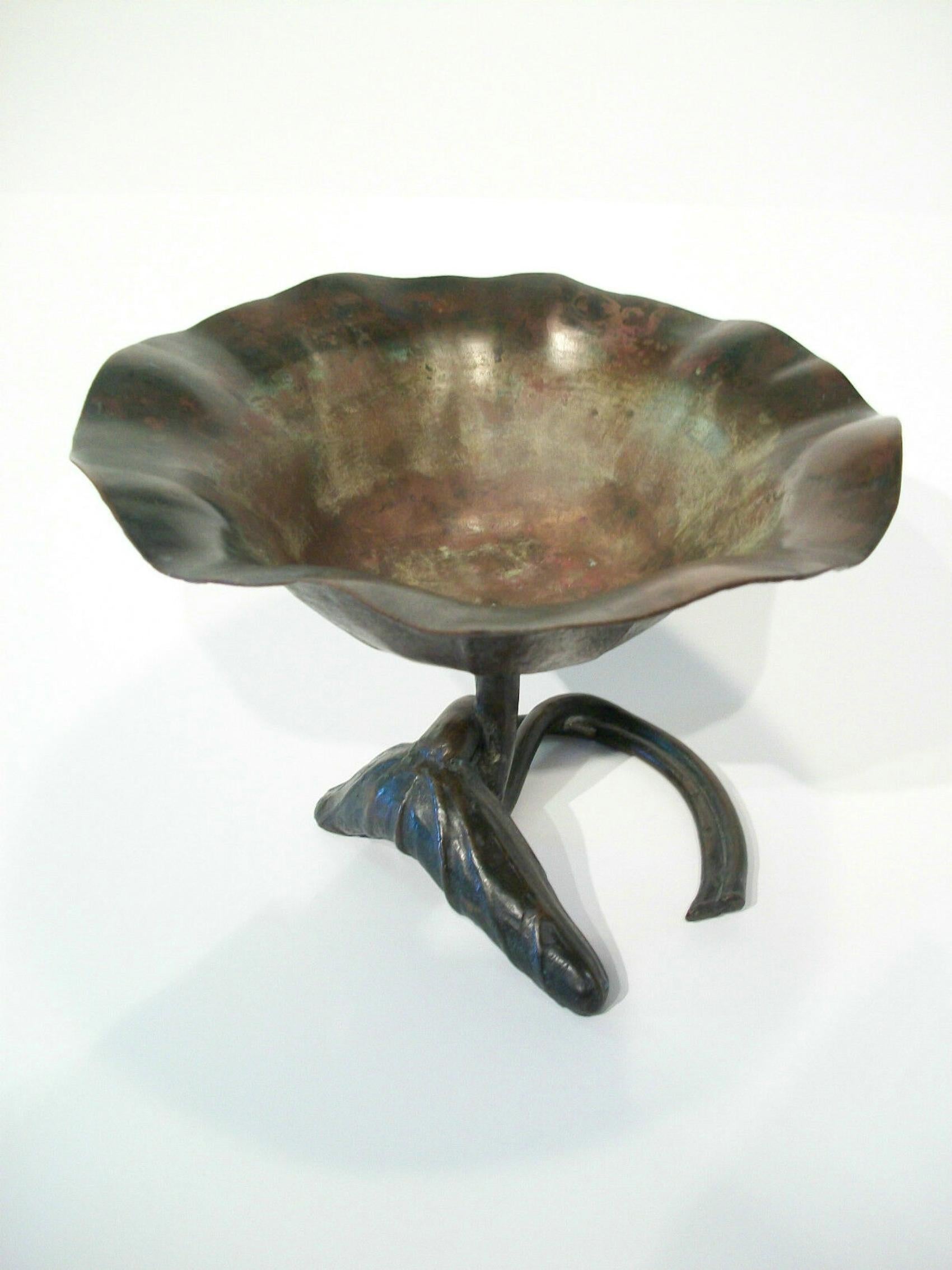 John Scott Bradstreet - Bronze Lotus Bowl - United States - circa 1900 For Sale 1
