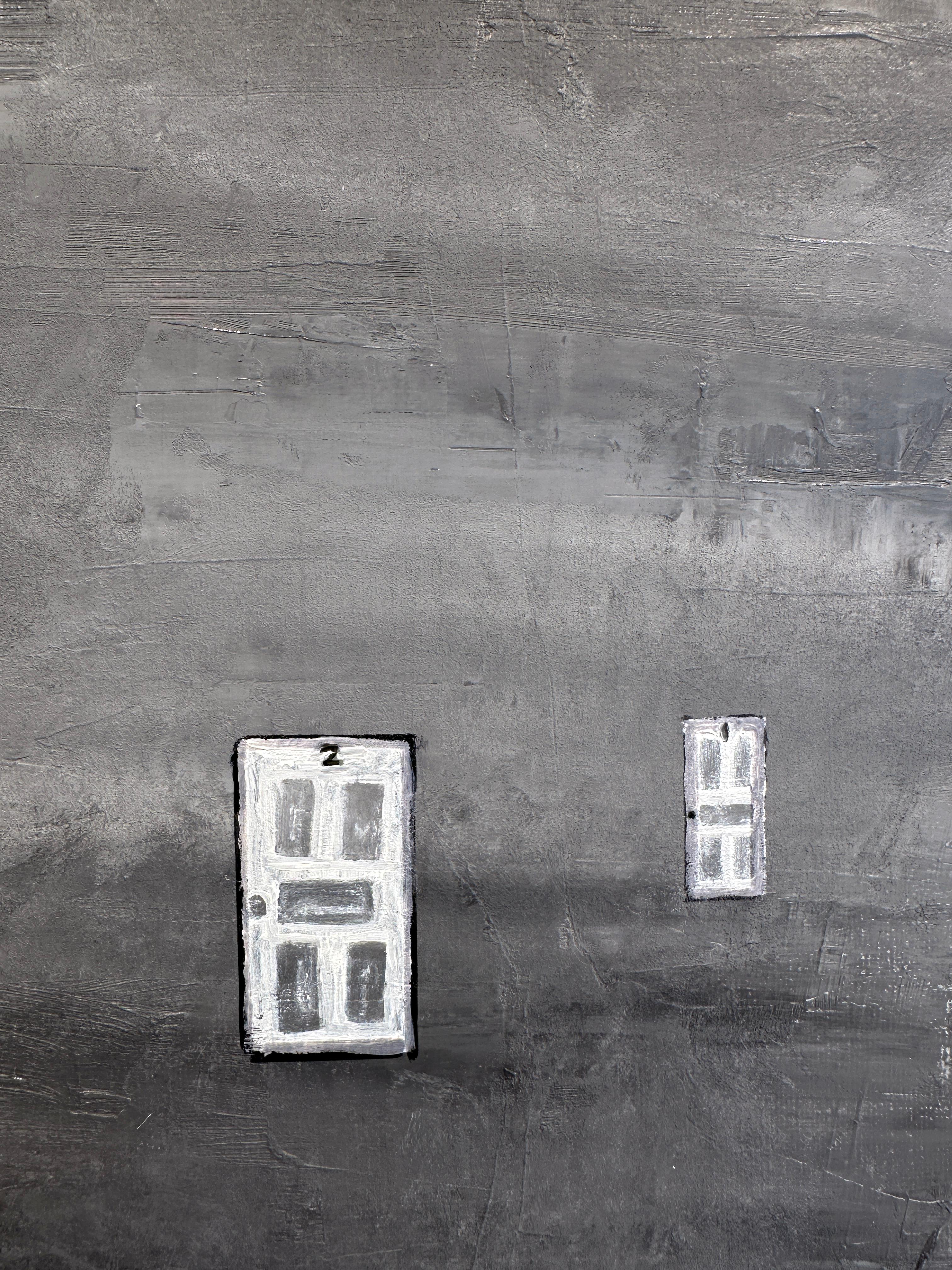 Echo – Monochrome Szene, Leiter und Türen in gedämpftem Grau, Original Öl, gerahmt im Angebot 1