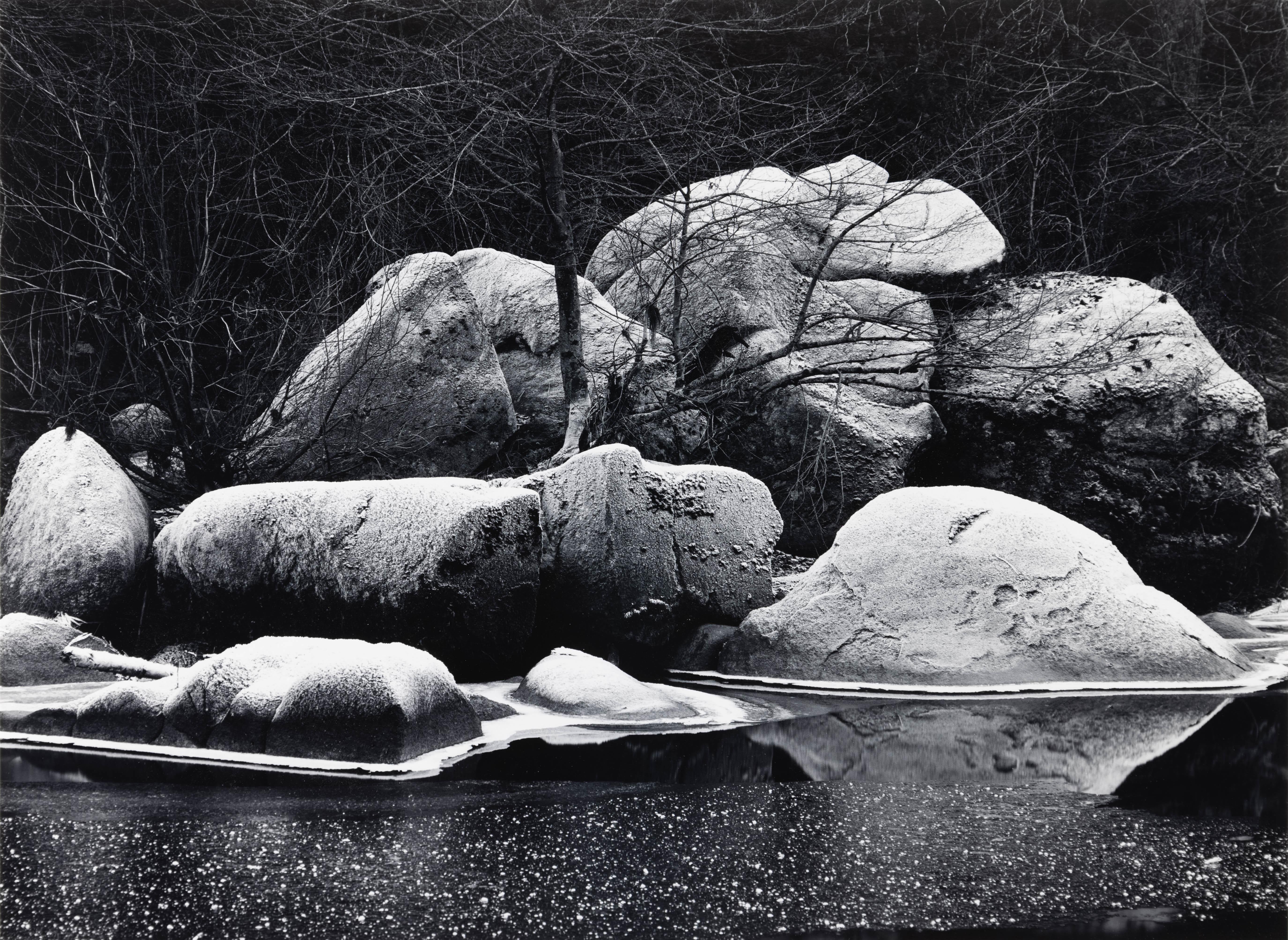 Black and White Photograph John Sexton - Rochers couverts de givre, Yosemite