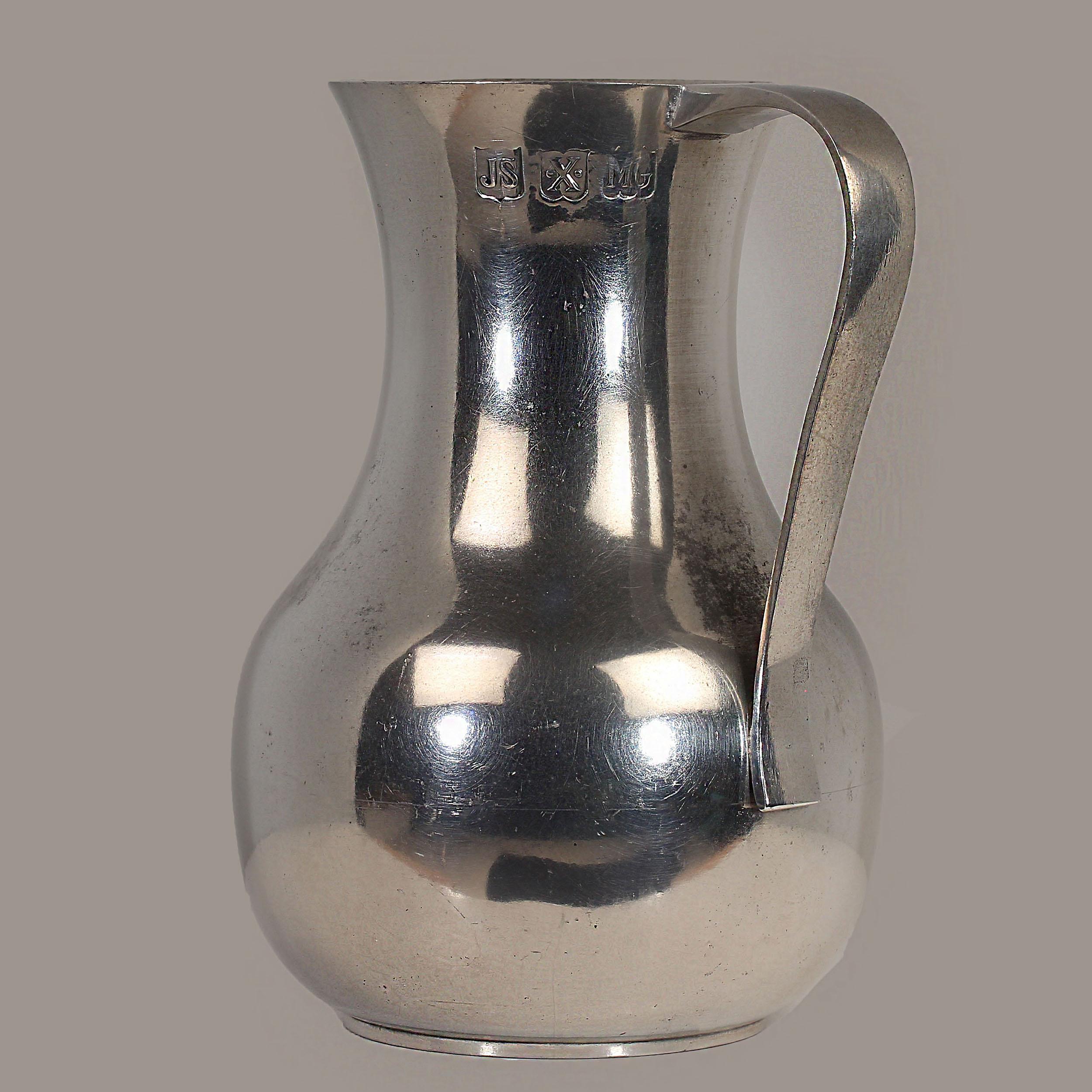 eleganter 6-Zoll-Perlenkrug von John Somers im Angebot 1