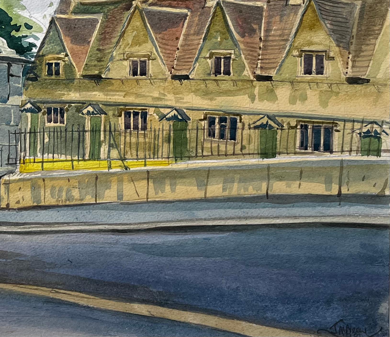 Almshouses und Stone Gateway Chipping Norton Oxfordshire Architektonische Szene (Grau), Landscape Painting, von John Steane (b.1931)