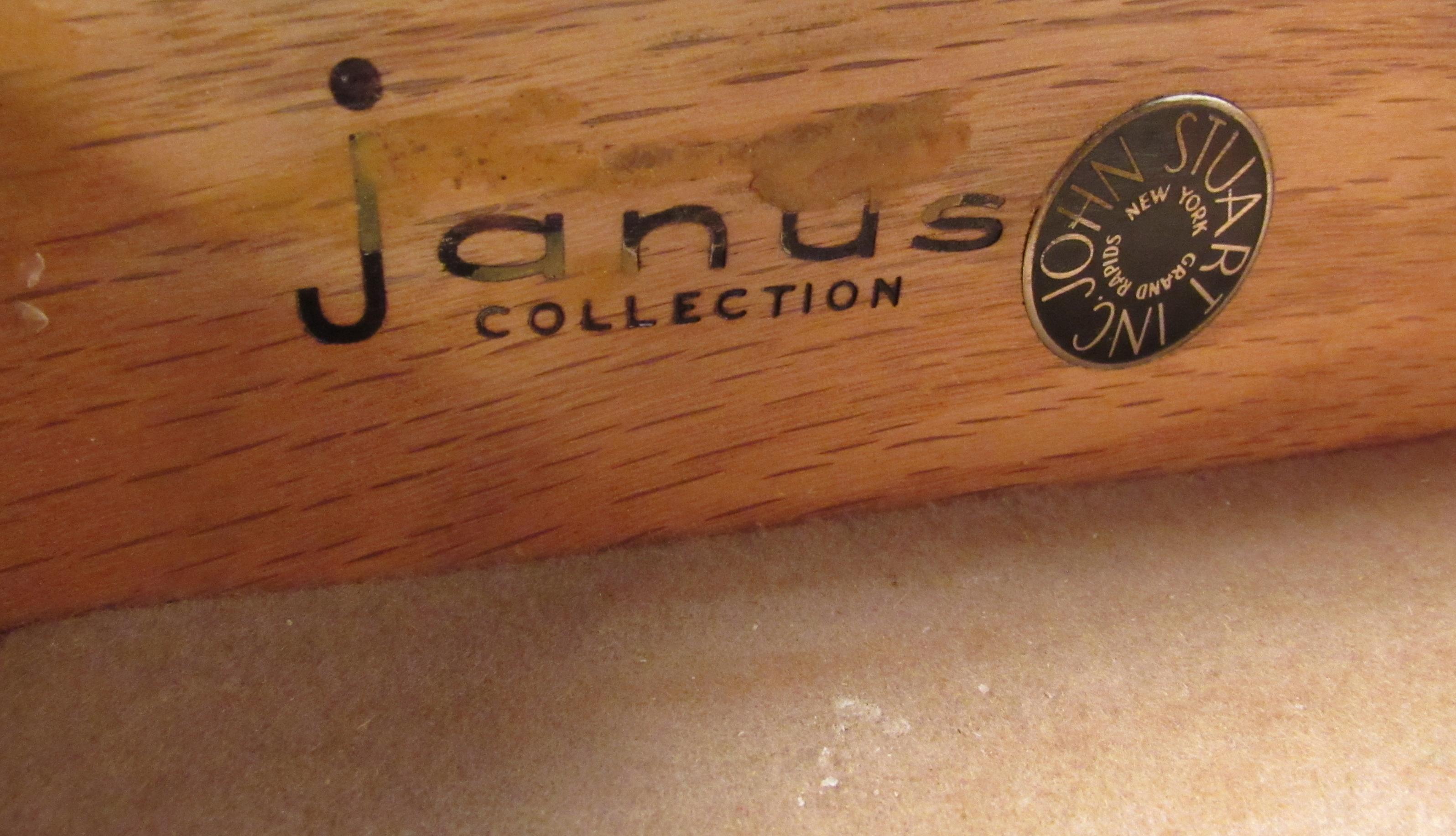 John Stewart Janus Collection Anrichte aus Nussbaumholz im Angebot 3