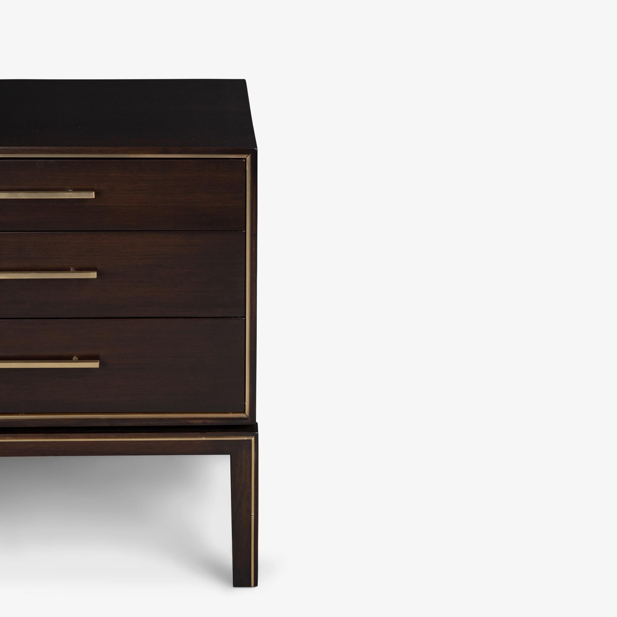 John Stuart 3-Drawer Nightstand End Tables in Walnut with Brass Inlay, Pair For Sale 4