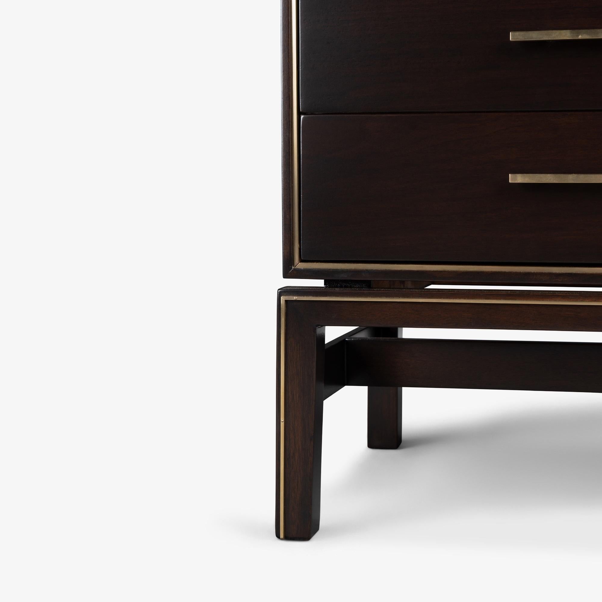 John Stuart 3-Drawer Nightstand End Tables in Walnut with Brass Inlay, Pair For Sale 5