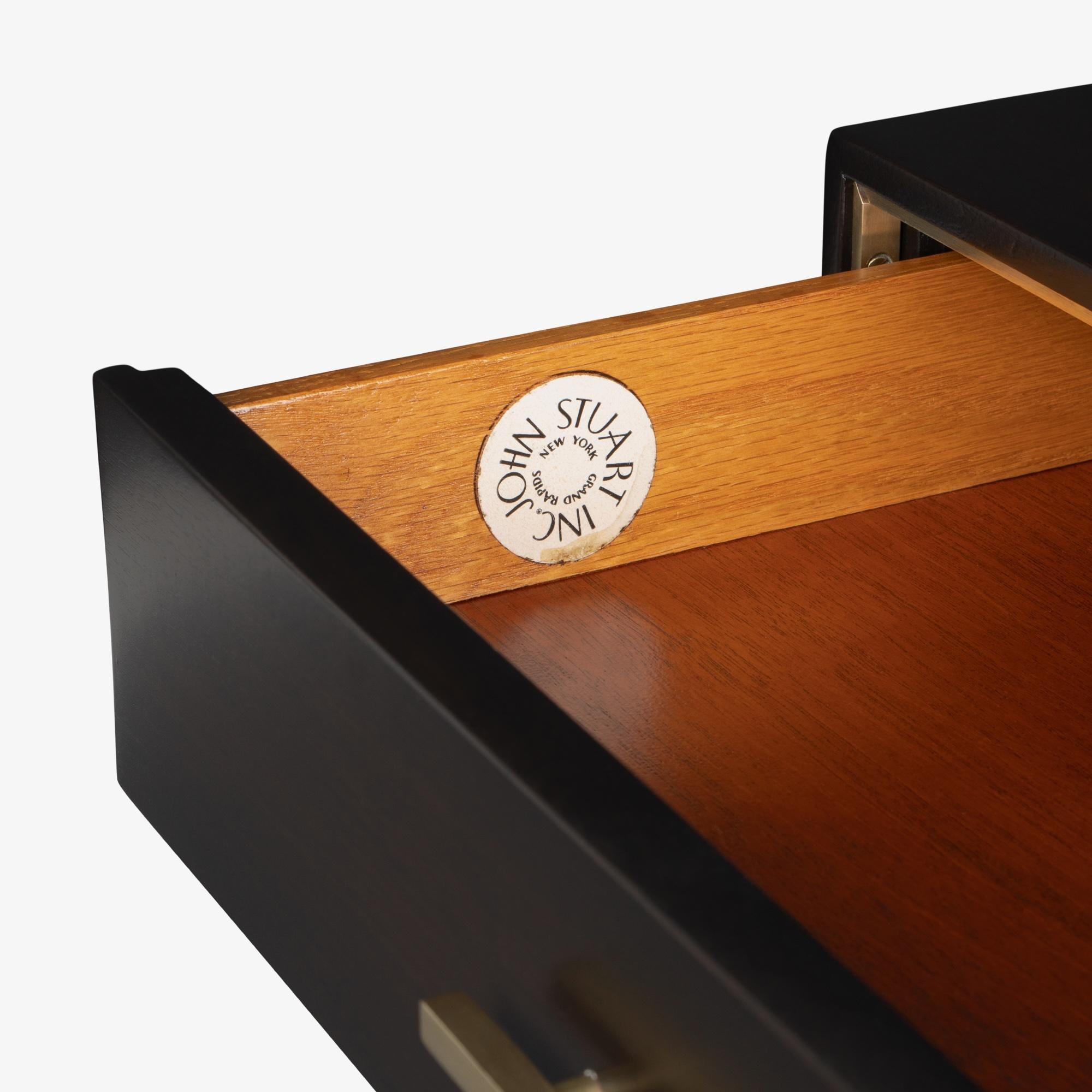 John Stuart 3-Drawer Nightstand End Tables in Walnut with Brass Inlay, Pair For Sale 8