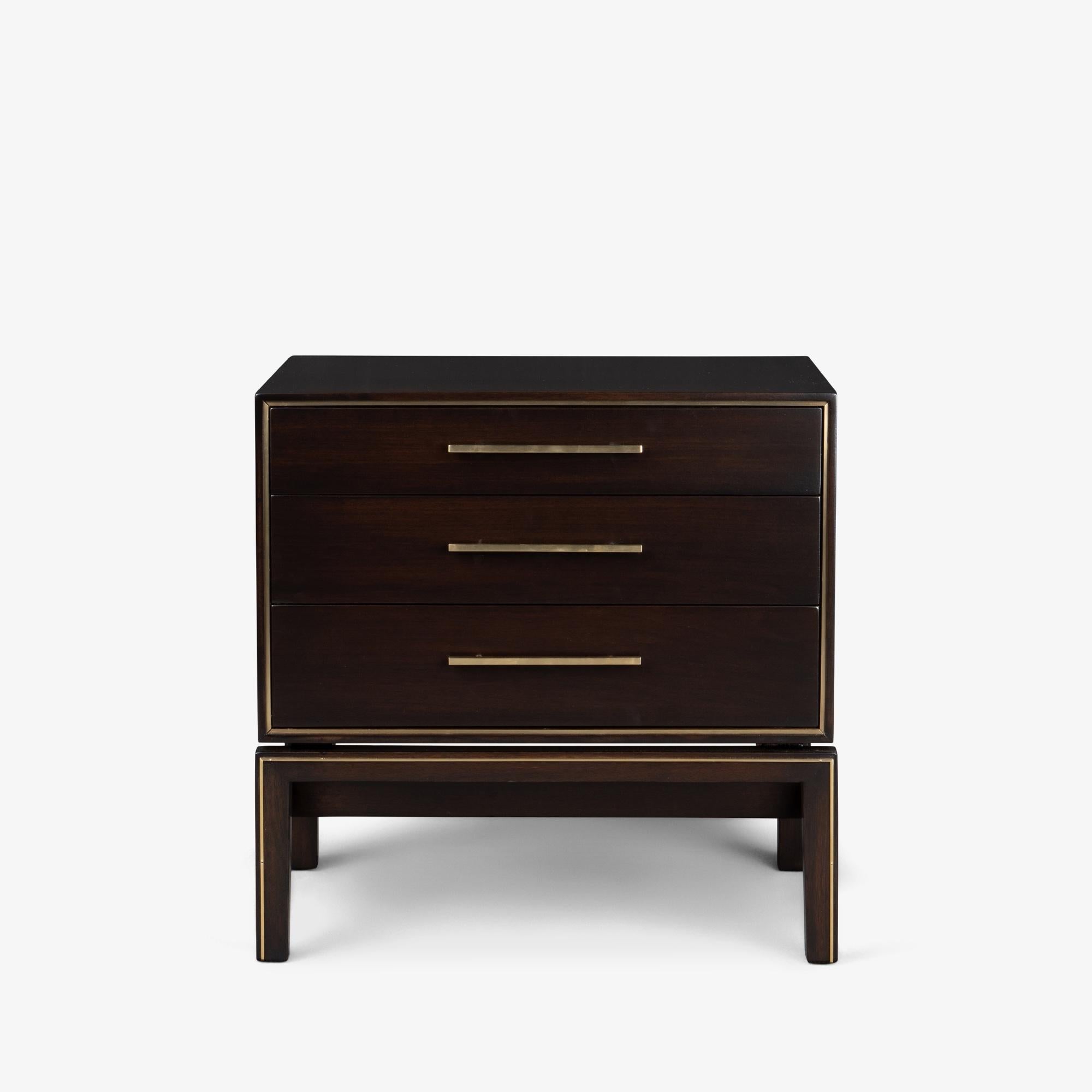 Mid-20th Century John Stuart 3-Drawer Nightstand End Tables in Walnut with Brass Inlay, Pair For Sale