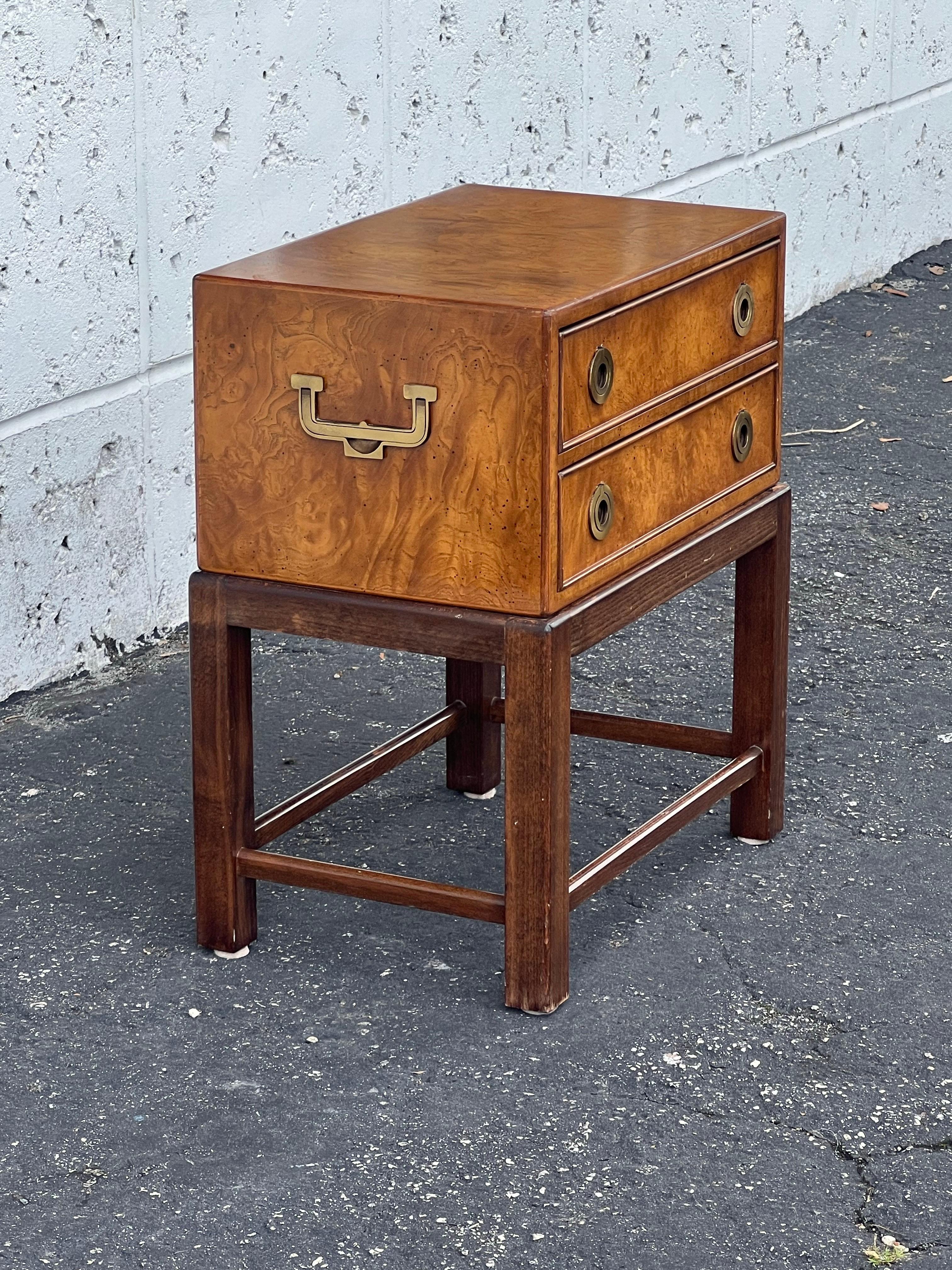 Mini cassapanca Campaigner di John Stuart, anni '60 circa, in radica in vendita 3