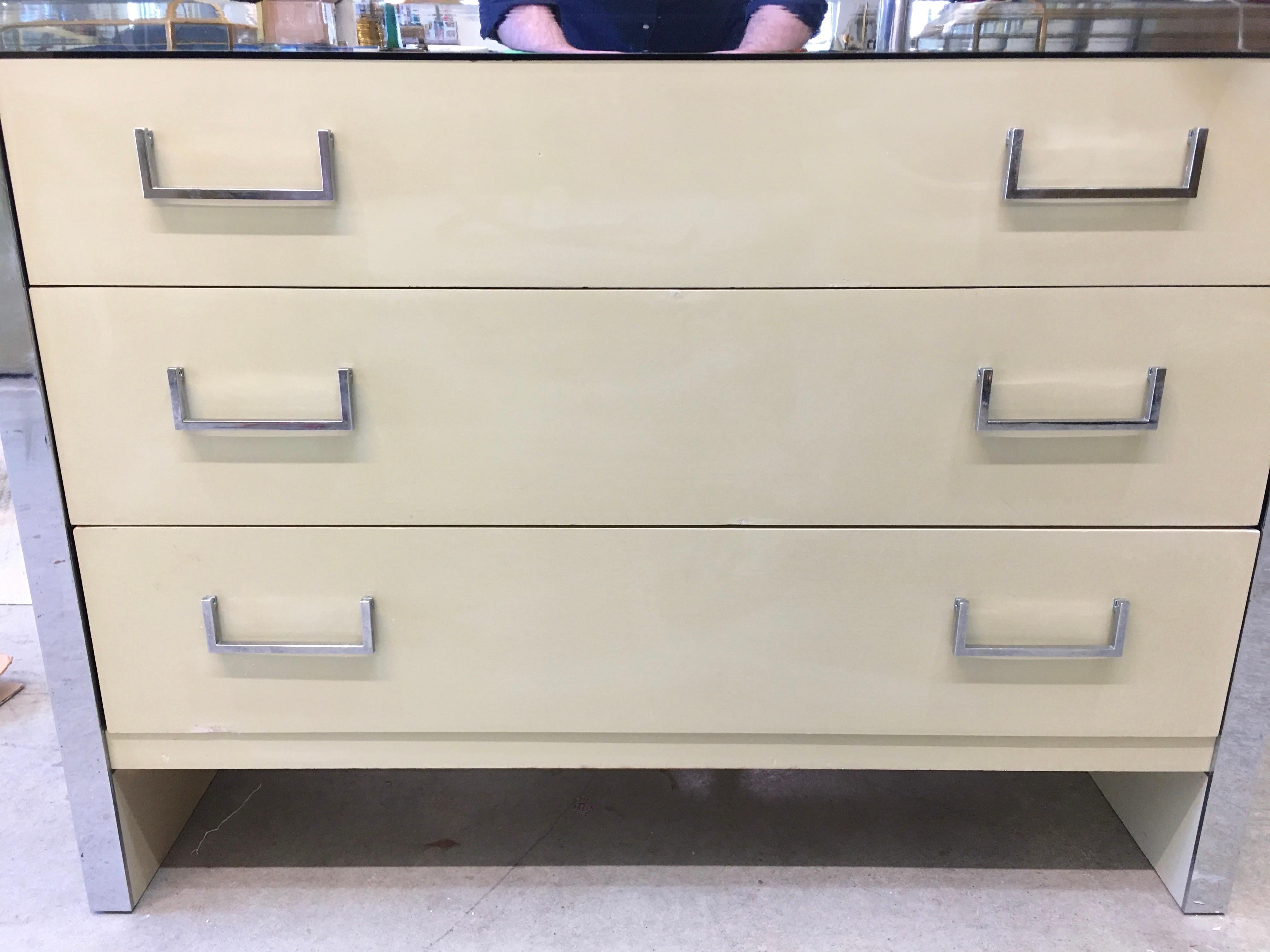 John Stuart Chrome and Lacquered Chest of Drawers In Good Condition For Sale In Hanover, MA