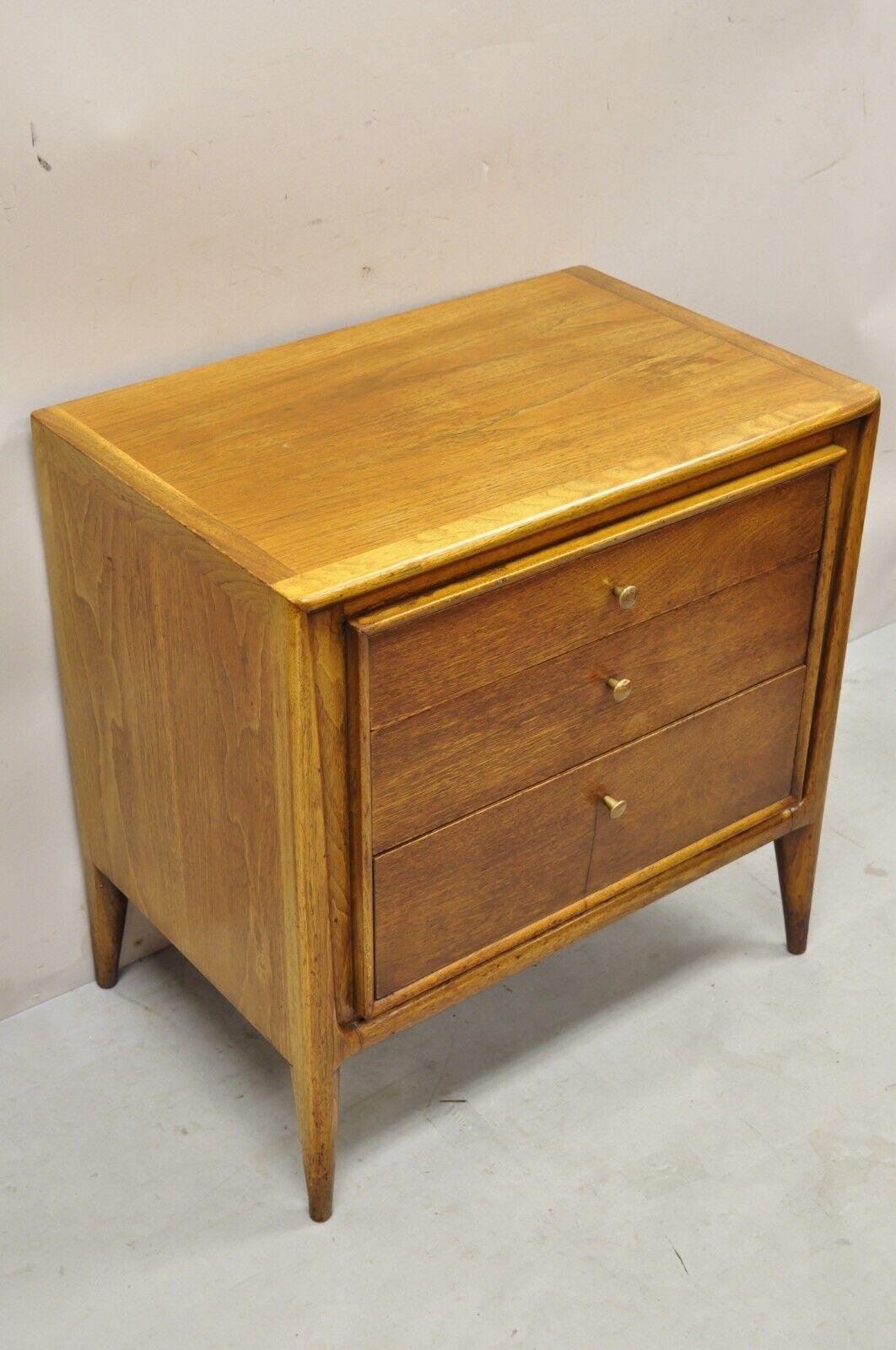John Stuart Facade Mt. Airy Furniture Walnut 3 Drawer MCM Nightstand. Item features a 