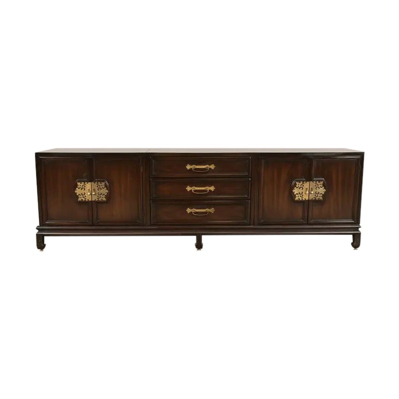 John Stuart for Mount Airy Hollywood Regency Chinoiserie Mahogany Sideboard (buffet en acajou)