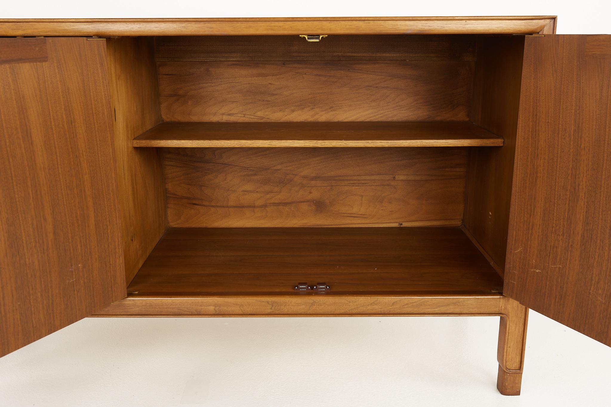 John Stuart for Mount Airy Janus Collection MCM Walnut 3 Door Sideboard Credenza 2