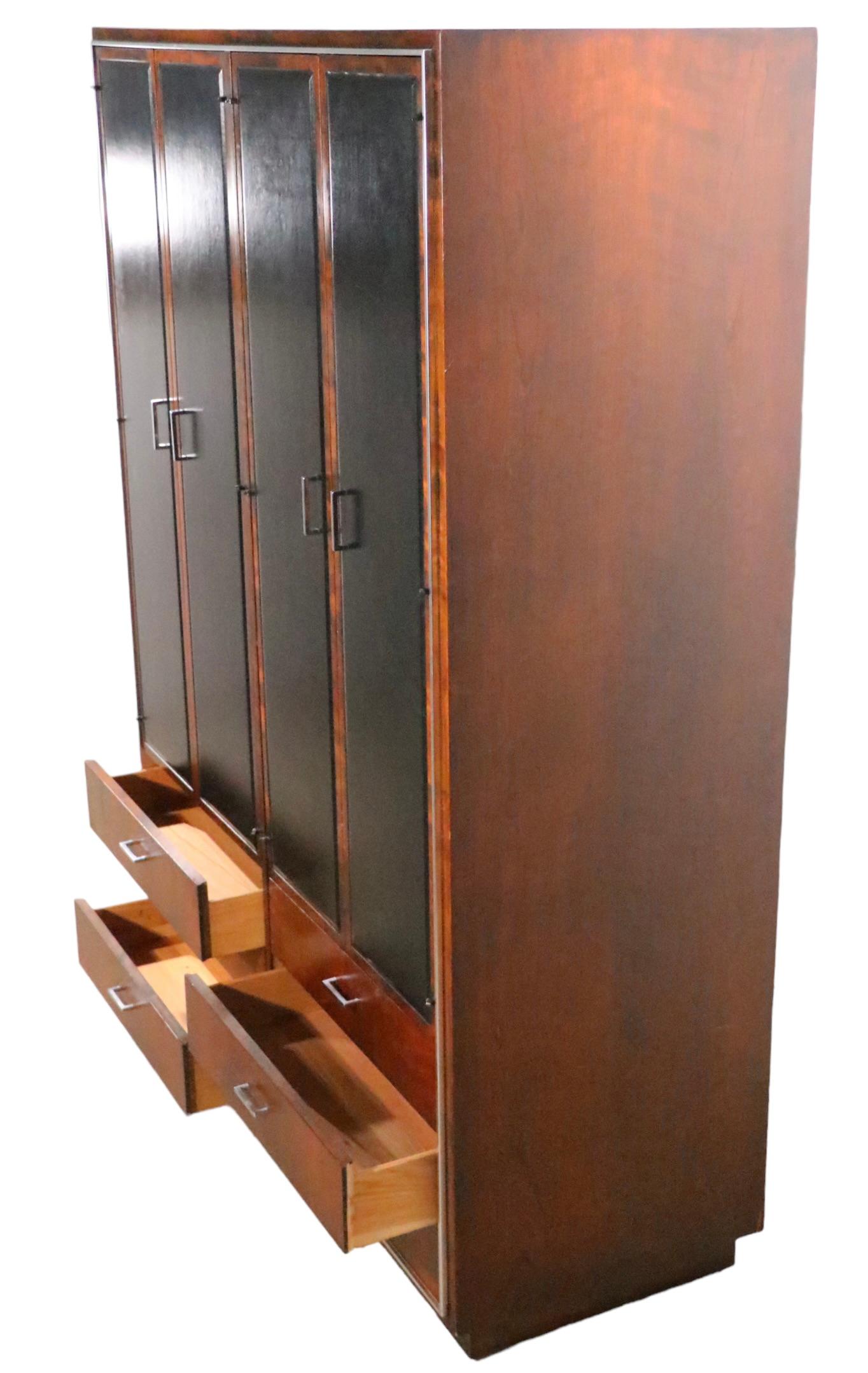 Kleiderschrank/Kommode von John Stuart für Widdicomb, ca. 1960/1970er Jahre  (amerikanisch) im Angebot