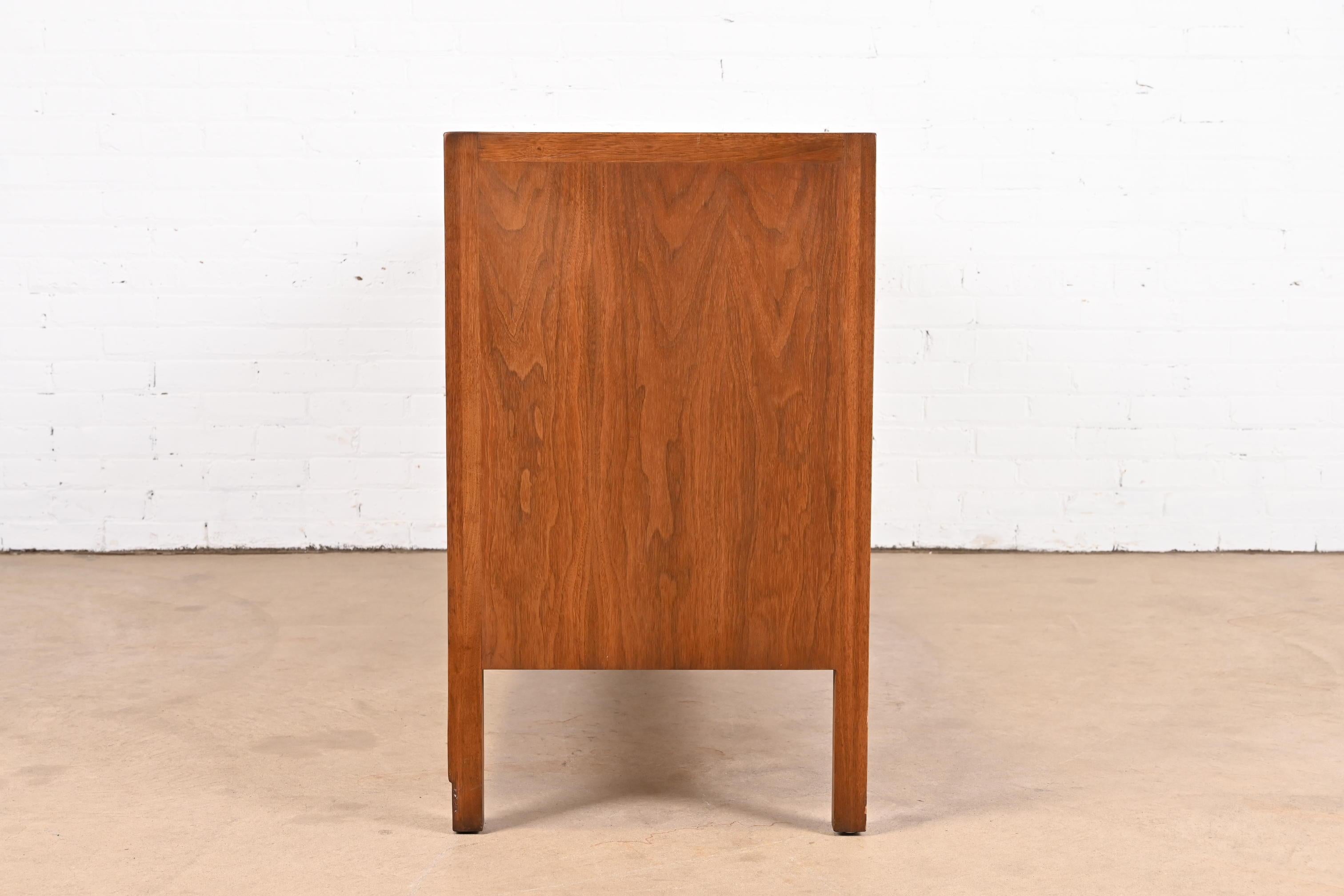 John Stuart Janus Collection Mid-Century Modern Walnut 14-Drawer Dresser, 1960s 11