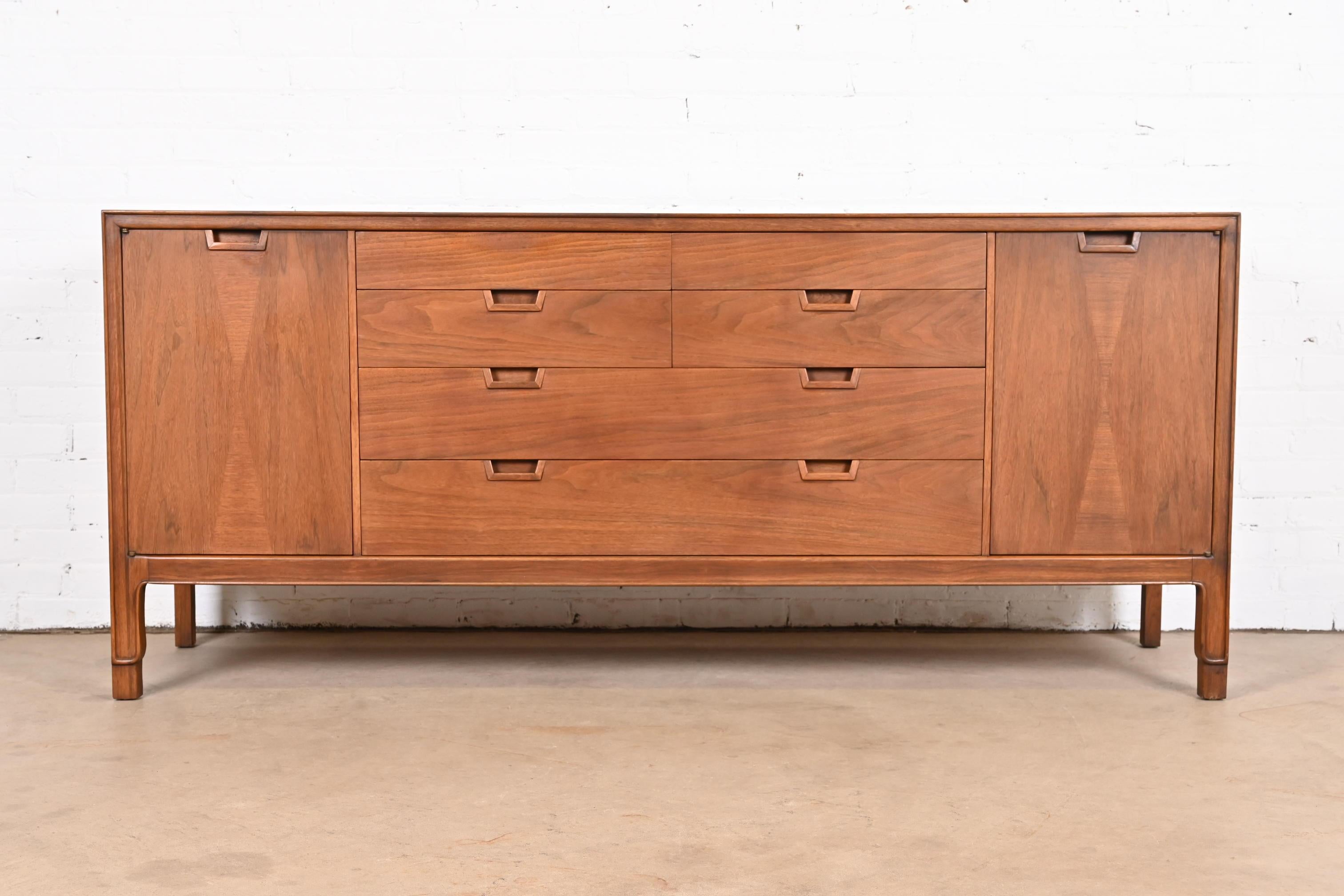 American John Stuart Janus Collection Mid-Century Modern Walnut 14-Drawer Dresser, 1960s