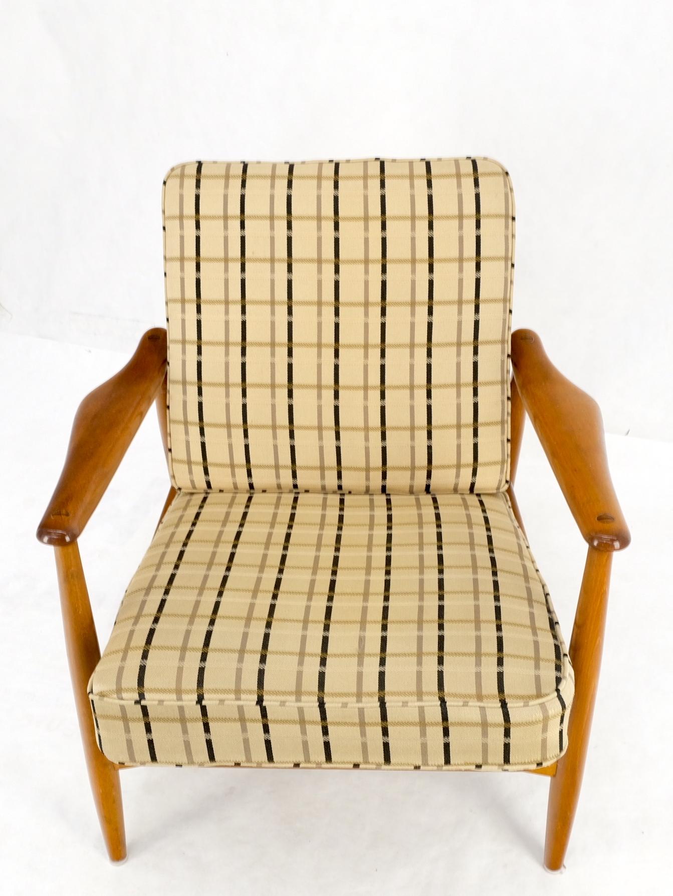 John Stuart Mid Century Danish Modern Plaid Pattern Upholstery Teak Lounge Chair For Sale 5