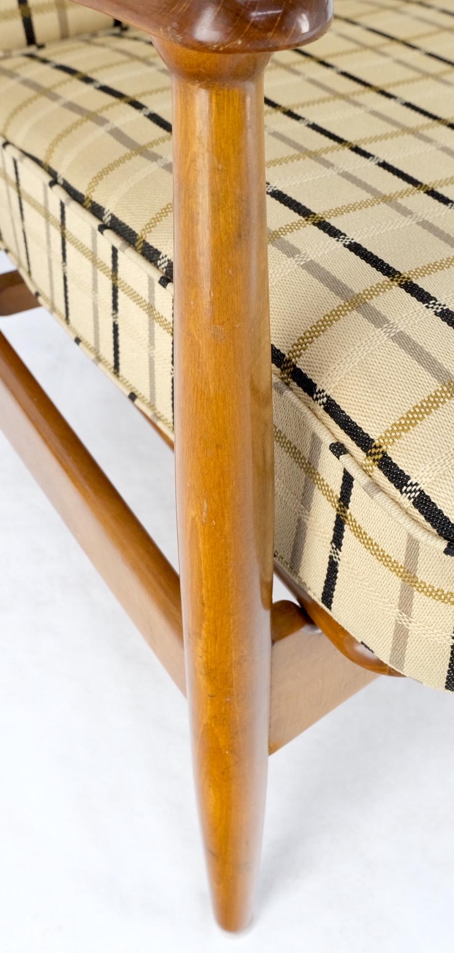 Chaise de salon en teck John Stuart mid century danish modern plaid pattern upholstery.