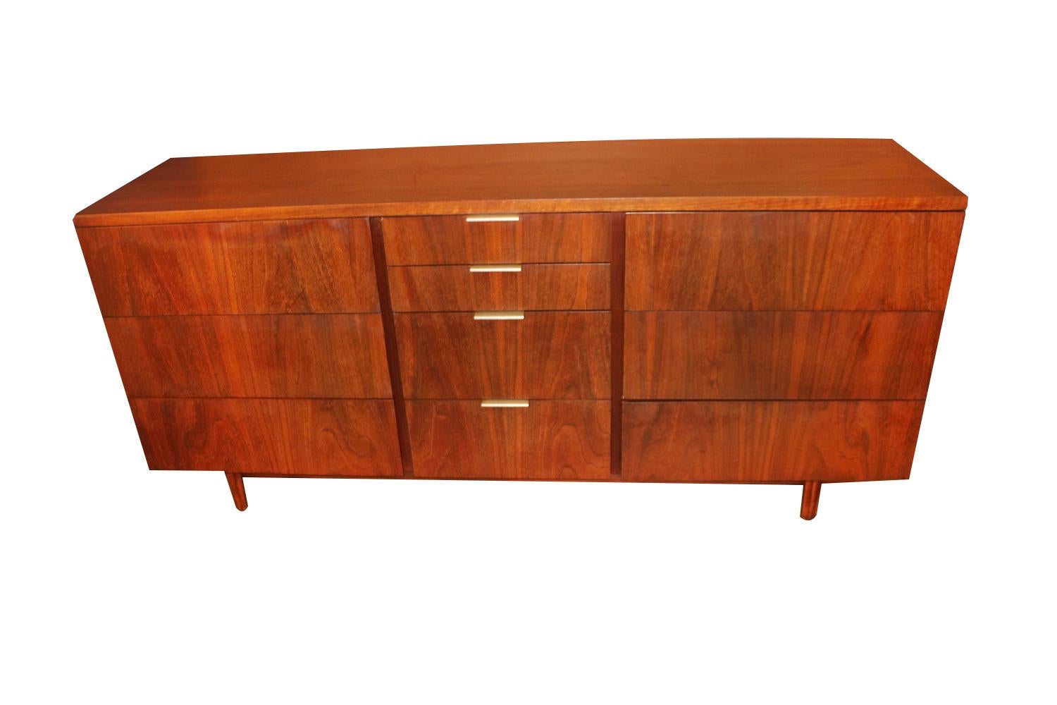 John Stuart Midcentury Long Walnut Dresser In Good Condition In Baltimore, MD