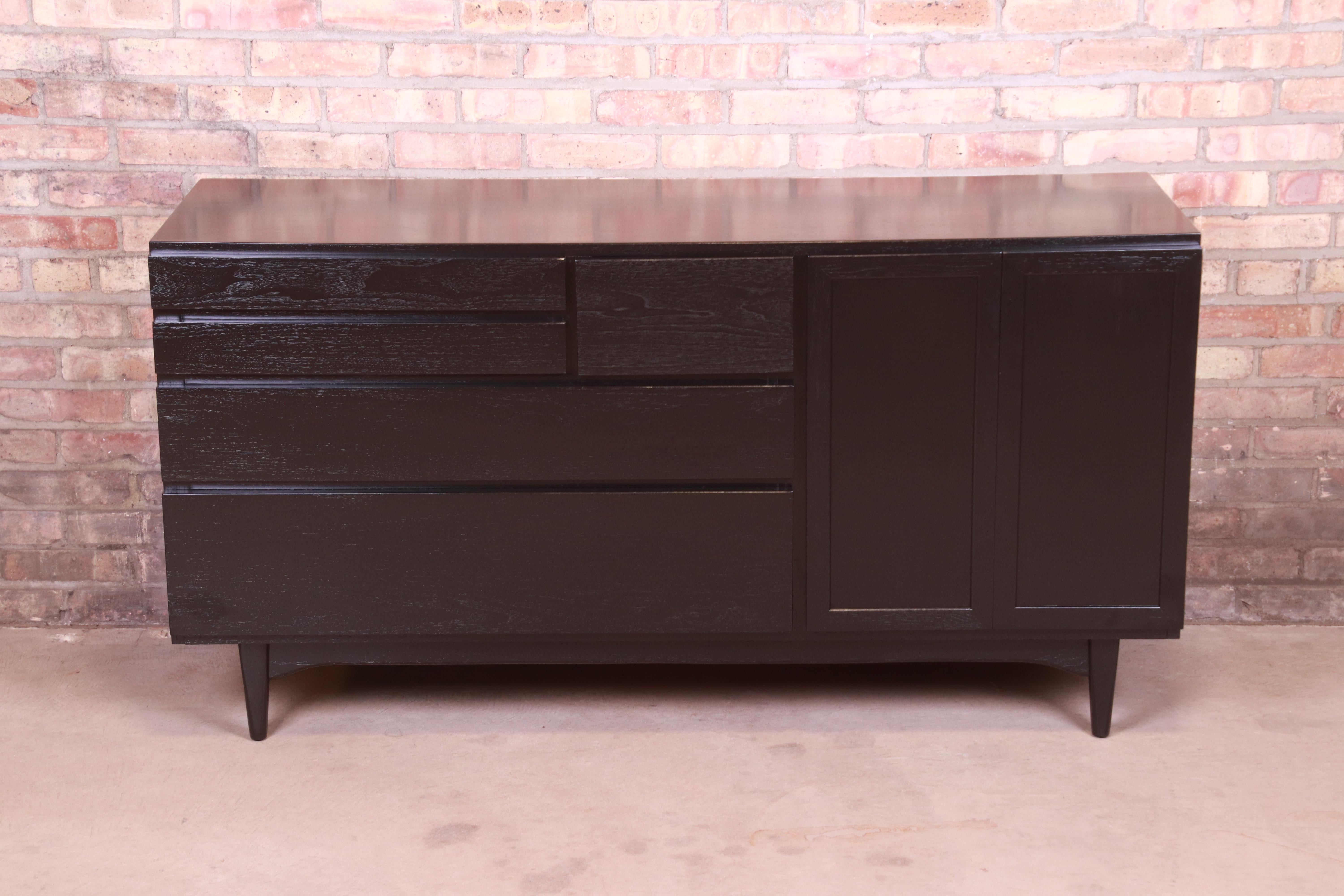 John Stuart Mid-Century Modern Black Lacquered Dresser or Credenza, Refinished In Good Condition In South Bend, IN