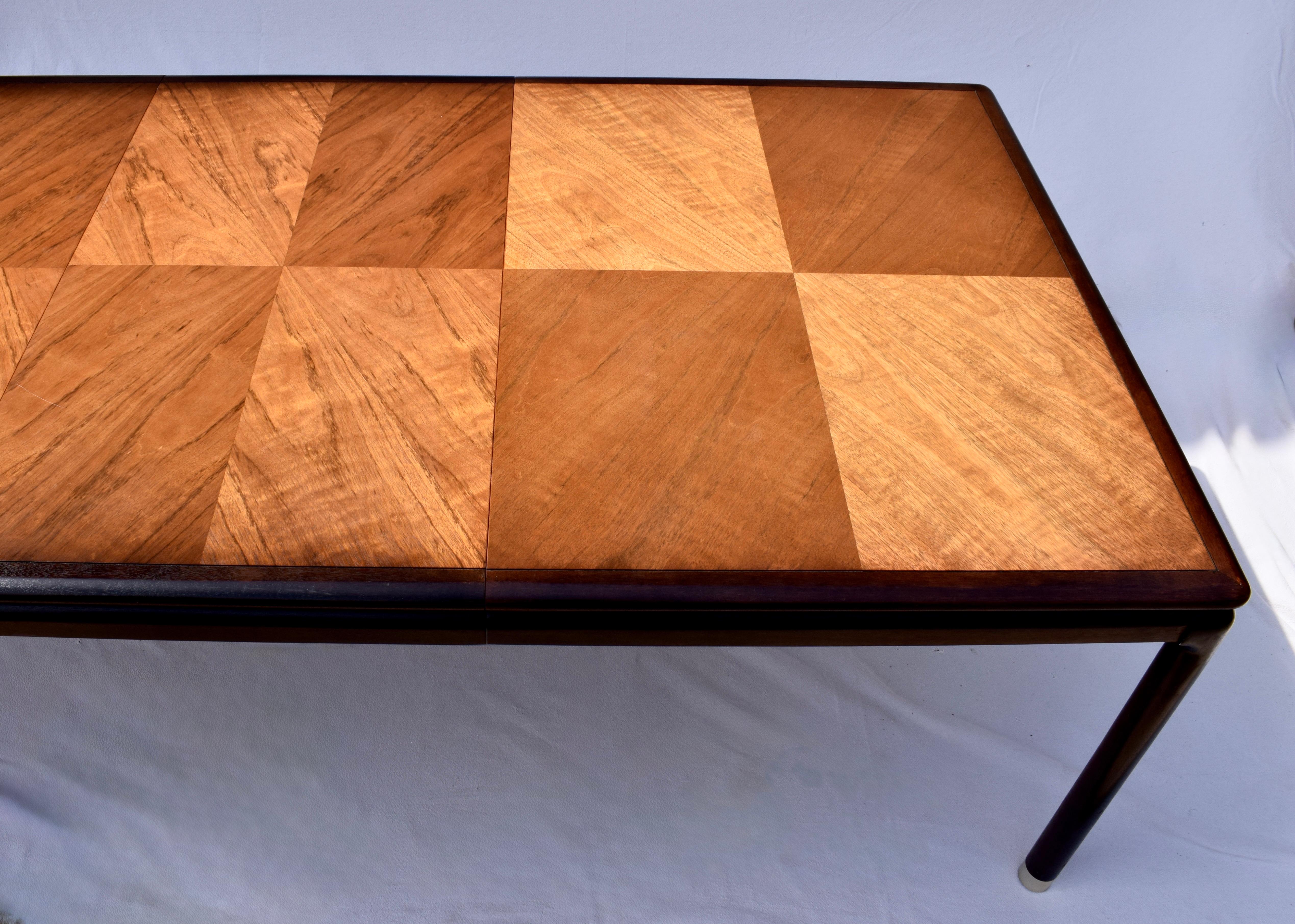 Table de salle à manger mi-siècle moderne John Stuart en vente 3