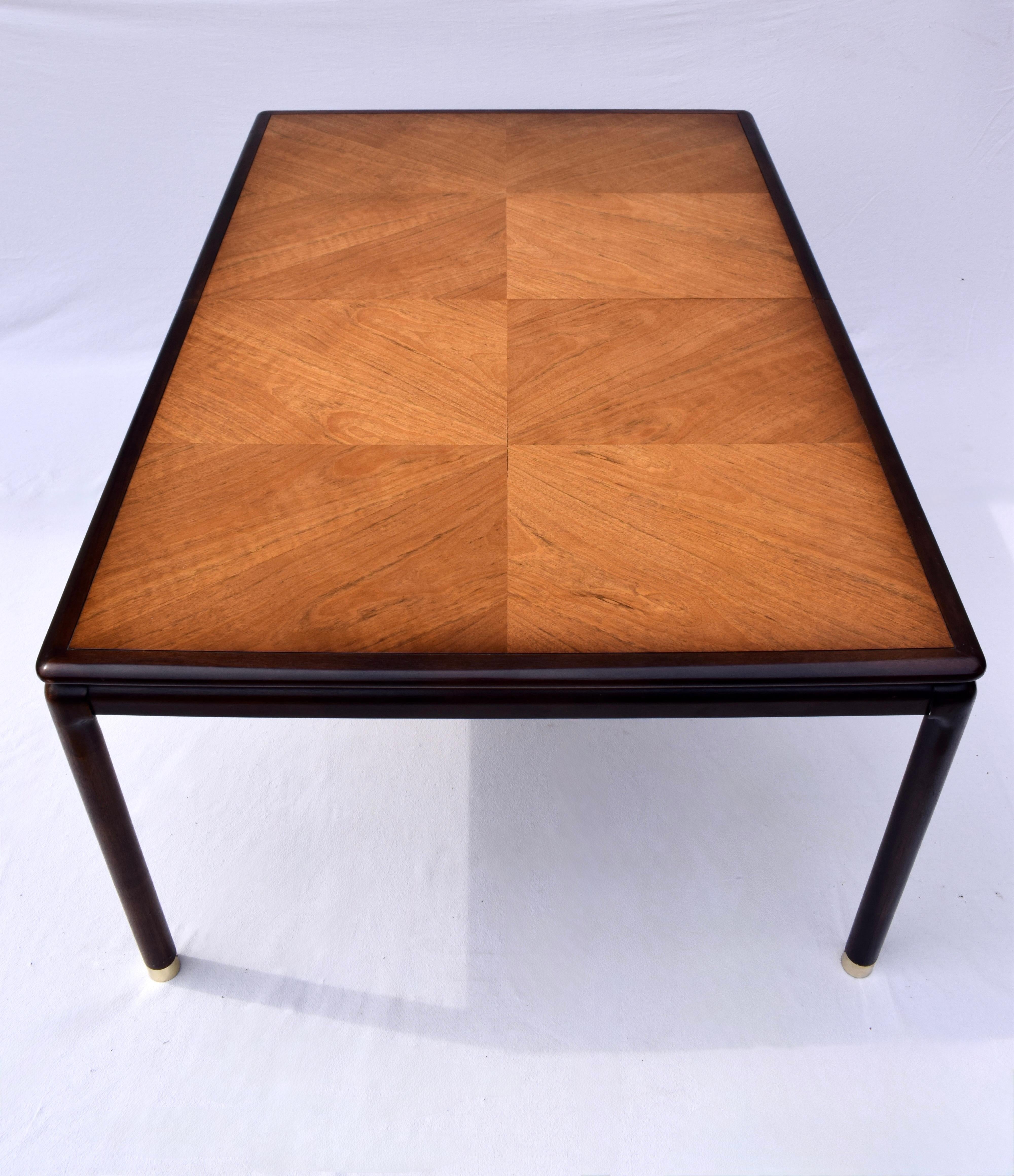 Laiton Table de salle à manger mi-siècle moderne John Stuart en vente