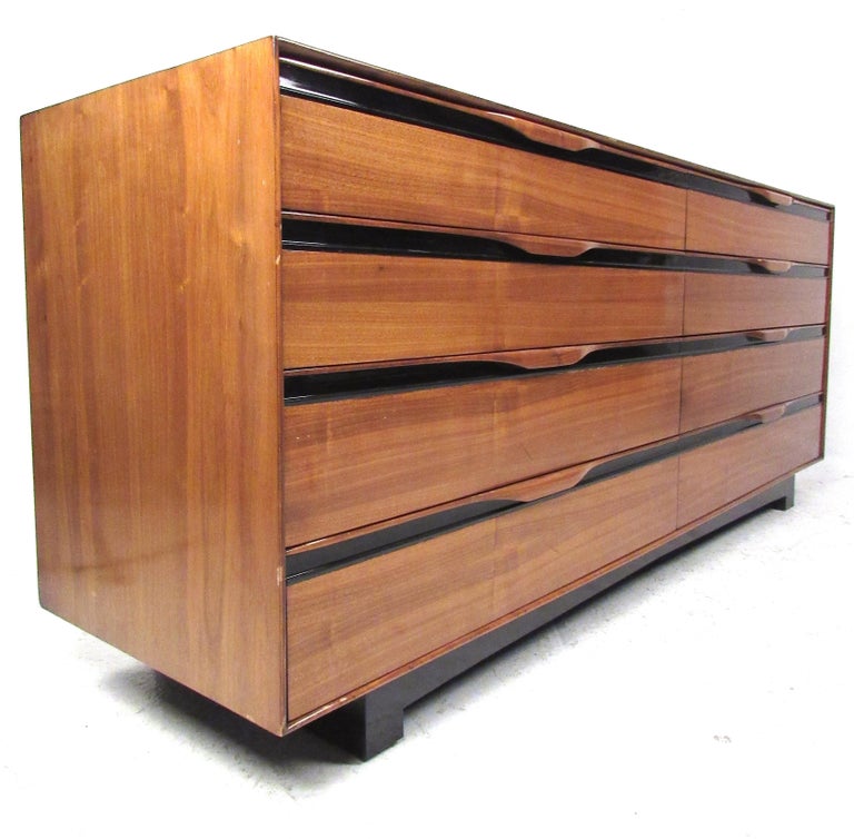 John Stuart Mid Century Modern Eight Drawer Walnut Dresser At 1stdibs