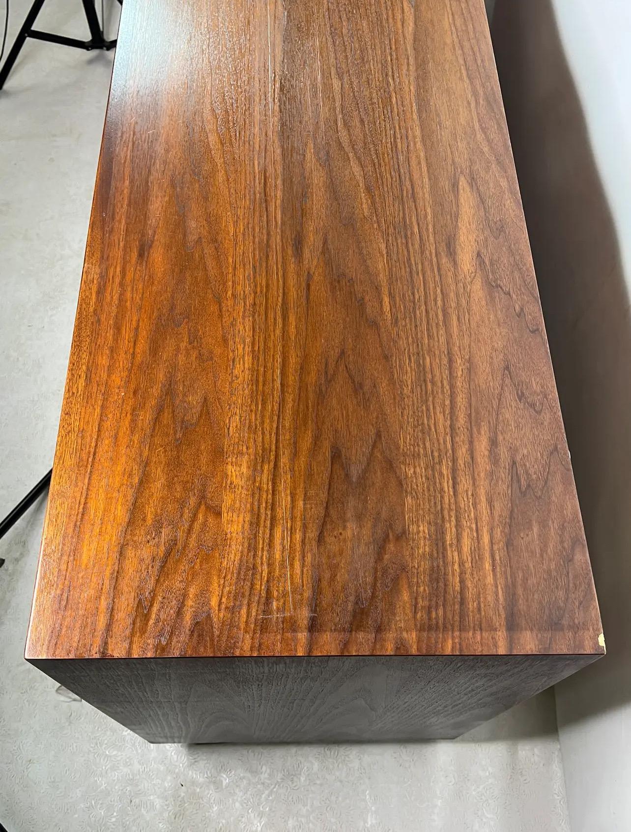 John Stuart Mid-Century Modern Walnut and Burl Wood Sideboard Credenza For Sale 3