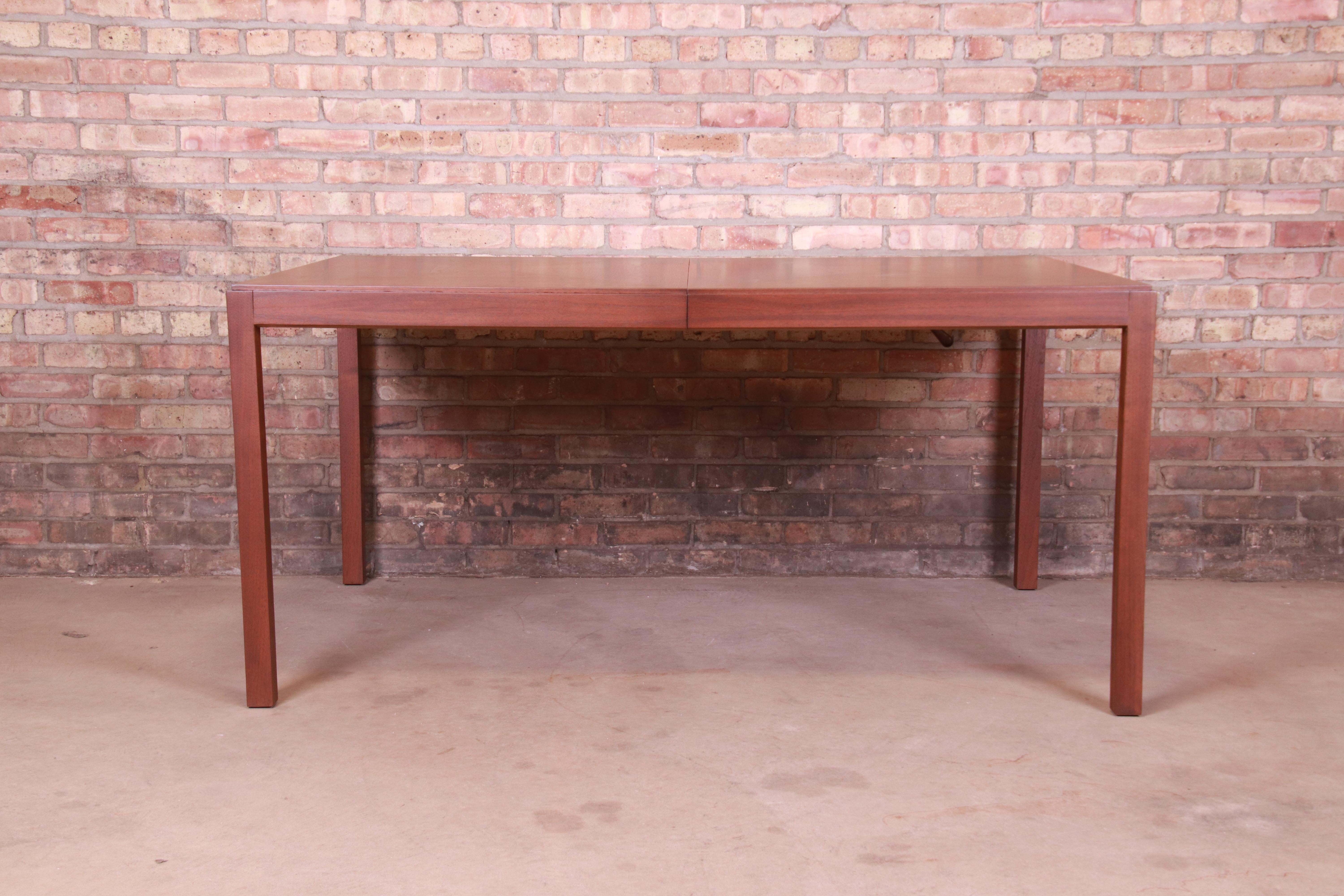 John Stuart Mid-Century Modern Walnut Extension Dining Table, Newly Refinished For Sale 6