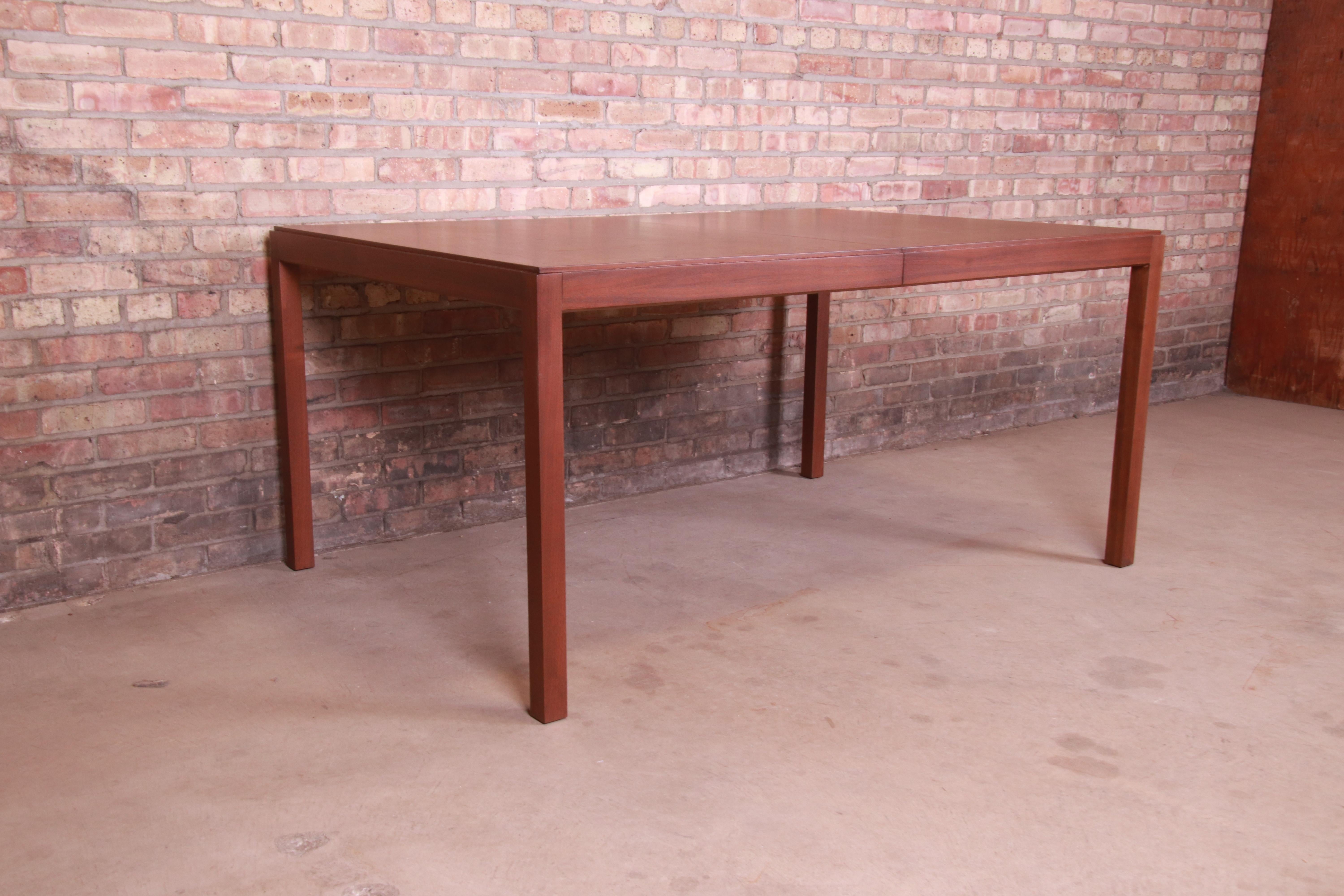 John Stuart Mid-Century Modern Walnut Extension Dining Table, Newly Refinished For Sale 10