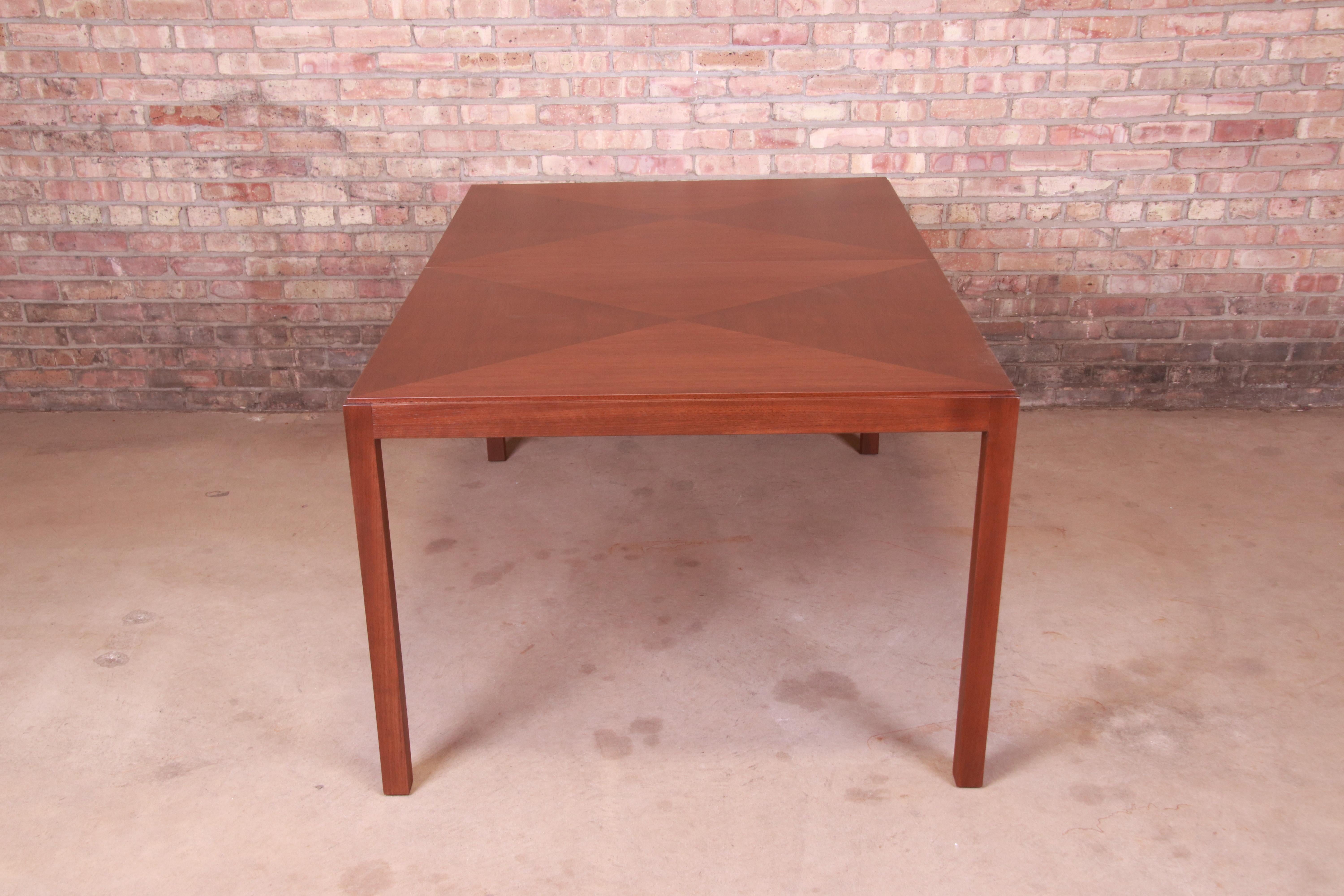 John Stuart Mid-Century Modern Walnut Extension Dining Table, Newly Refinished For Sale 13