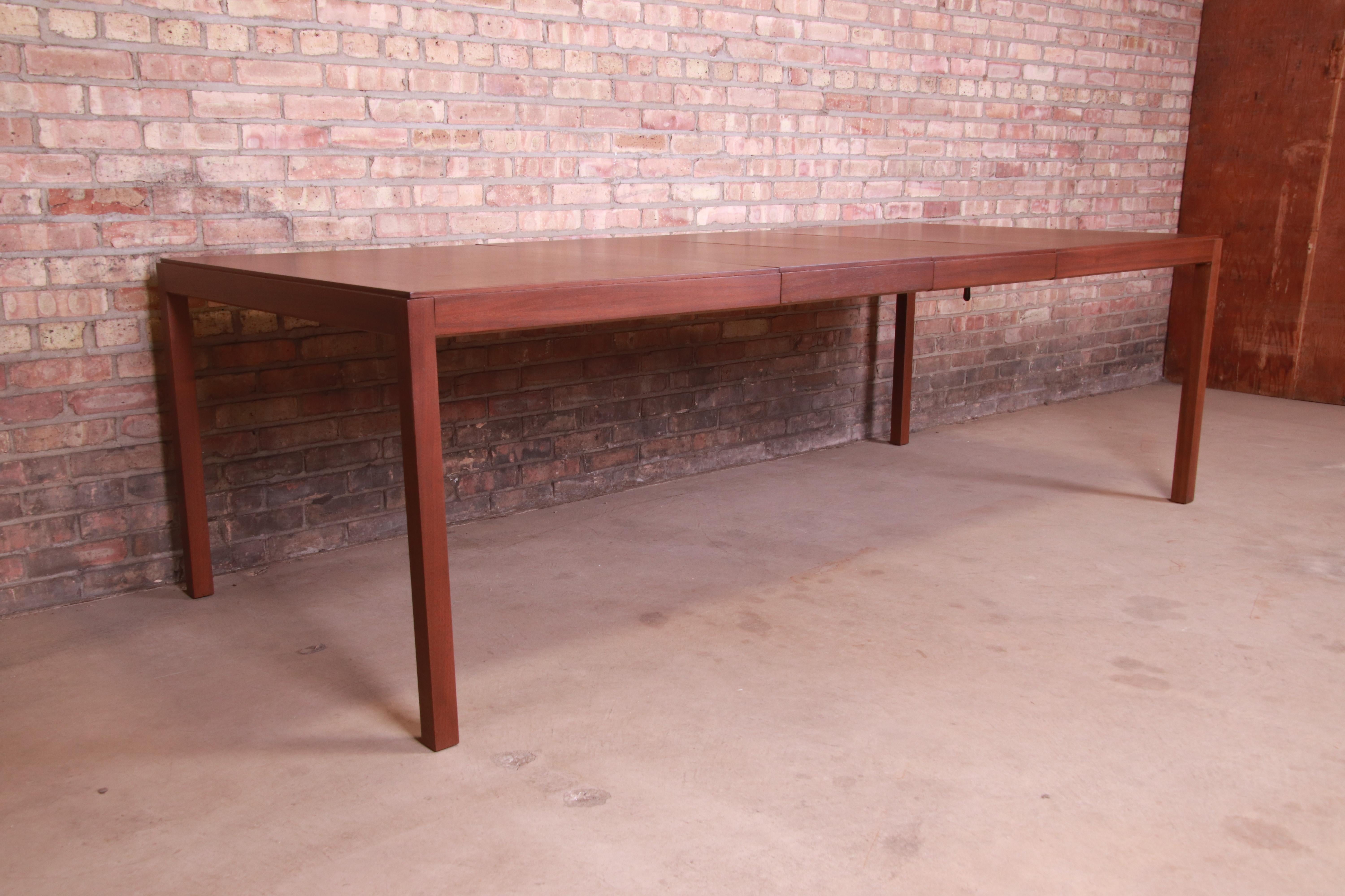 John Stuart Mid-Century Modern Walnut Extension Dining Table, Newly Refinished For Sale 1