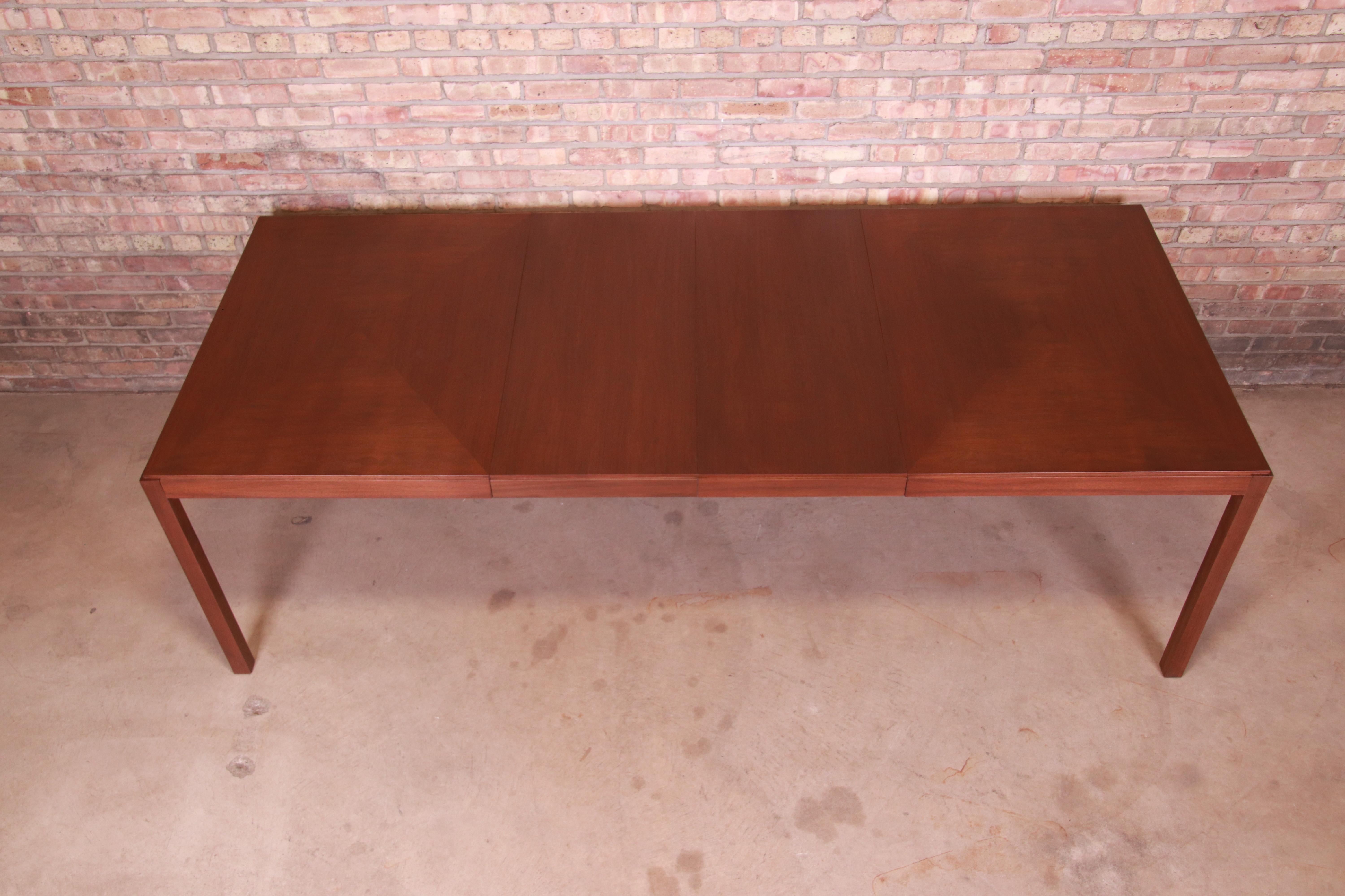 John Stuart Mid-Century Modern Walnut Extension Dining Table, Newly Refinished For Sale 2