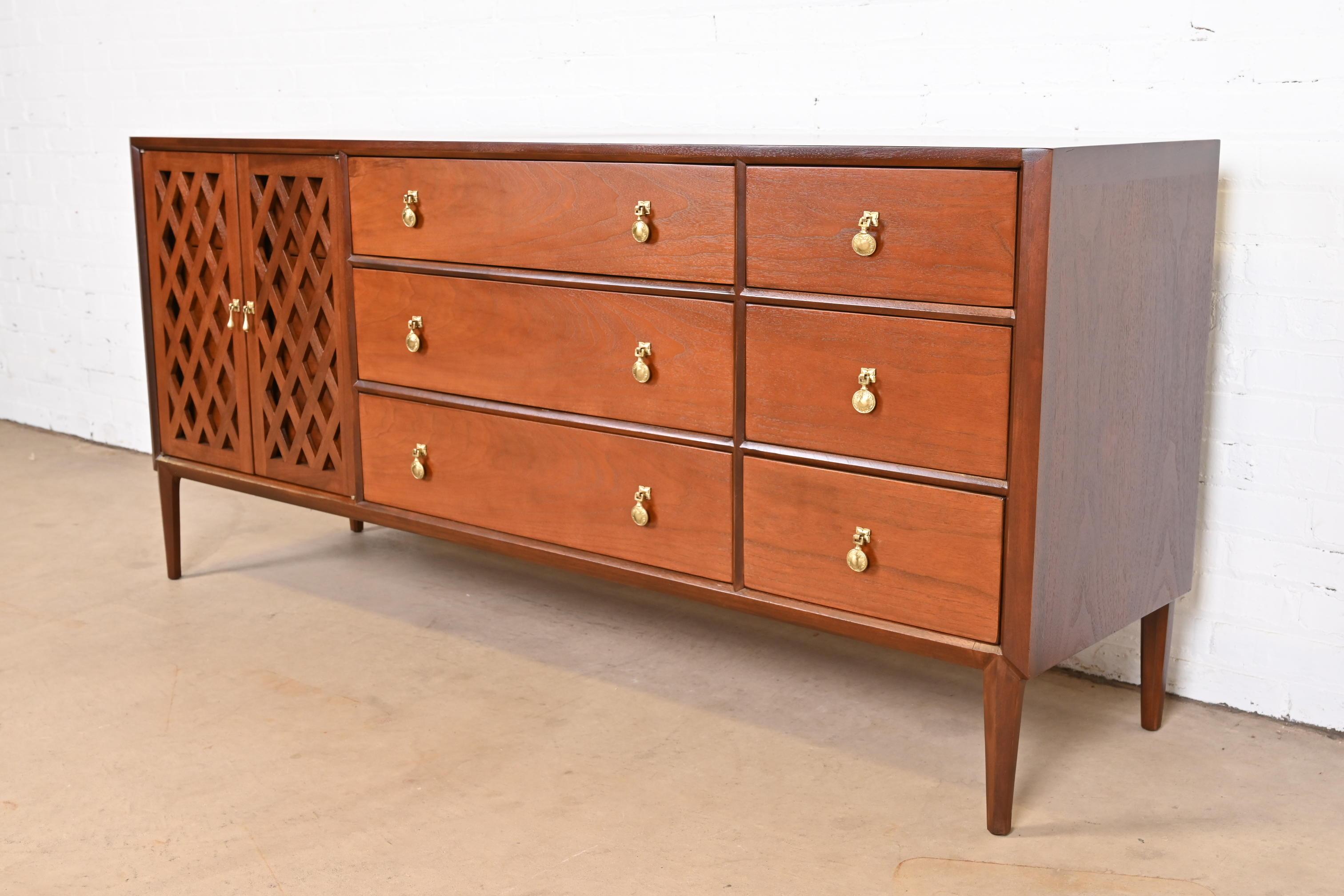 American John Stuart Mid-Century Modern Walnut Triple Dresser or Credenza, Refinished For Sale