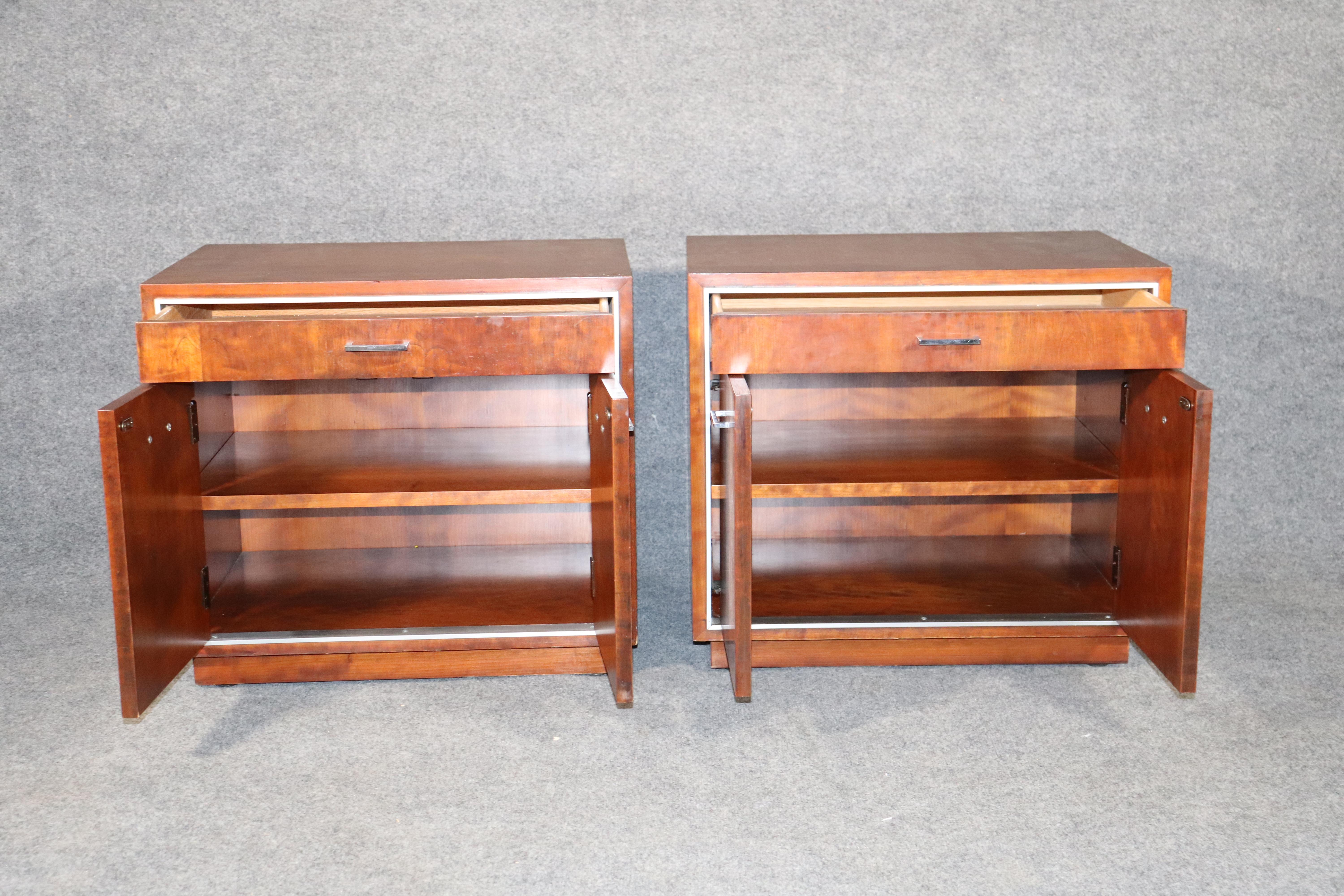 Mid-Century Modern Tables de nuit John Stuart en vente