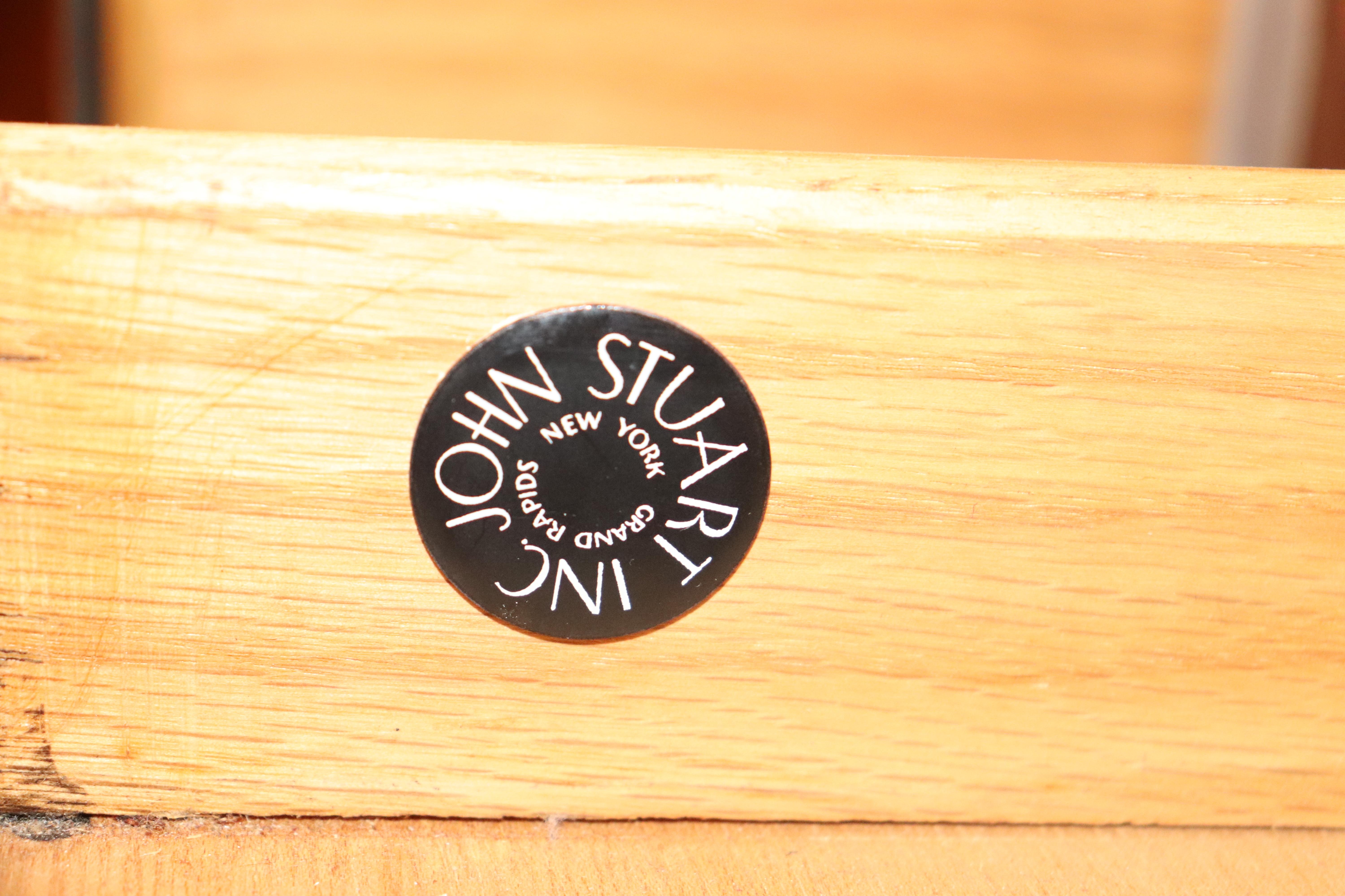 Tables de nuit John Stuart en vente 2