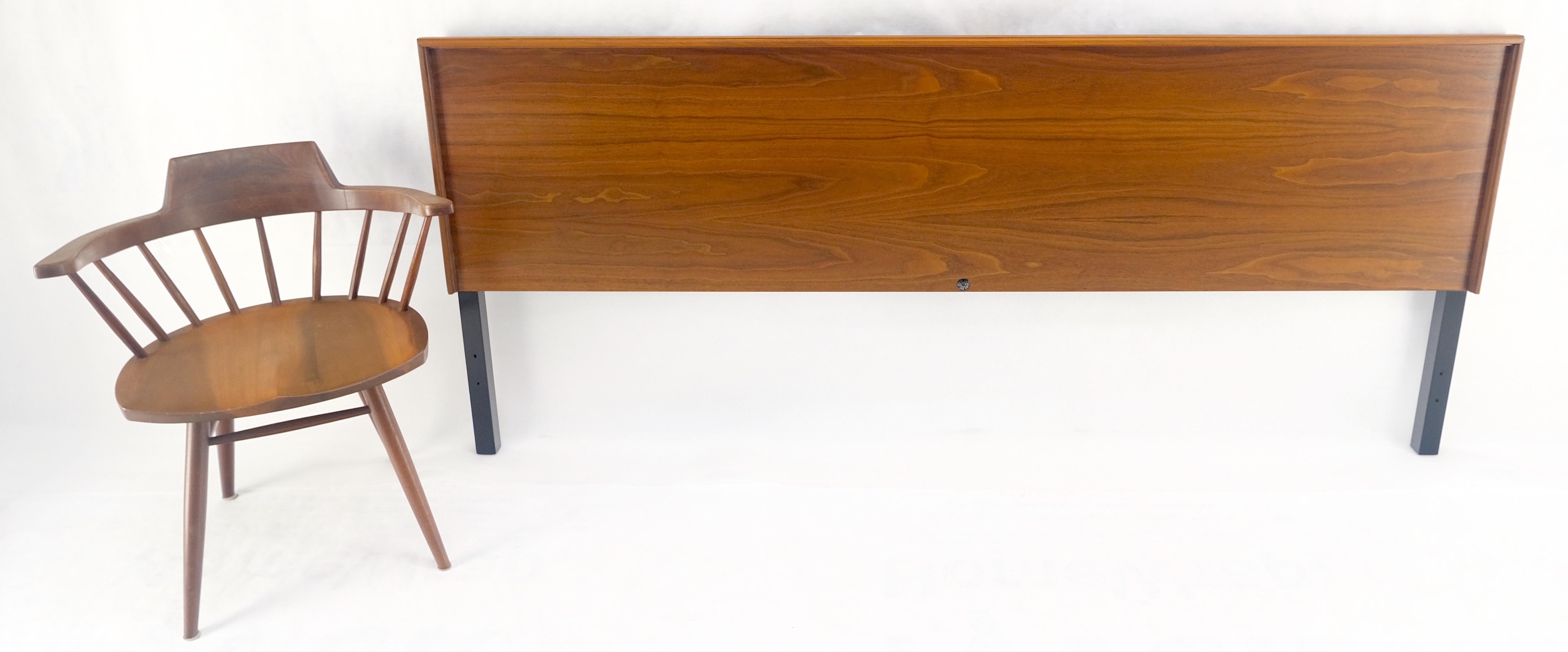 20ième siècle John Stuart Oiled Walnut Danish Mid Century Modern King Size Bed Headboard MINT ! en vente