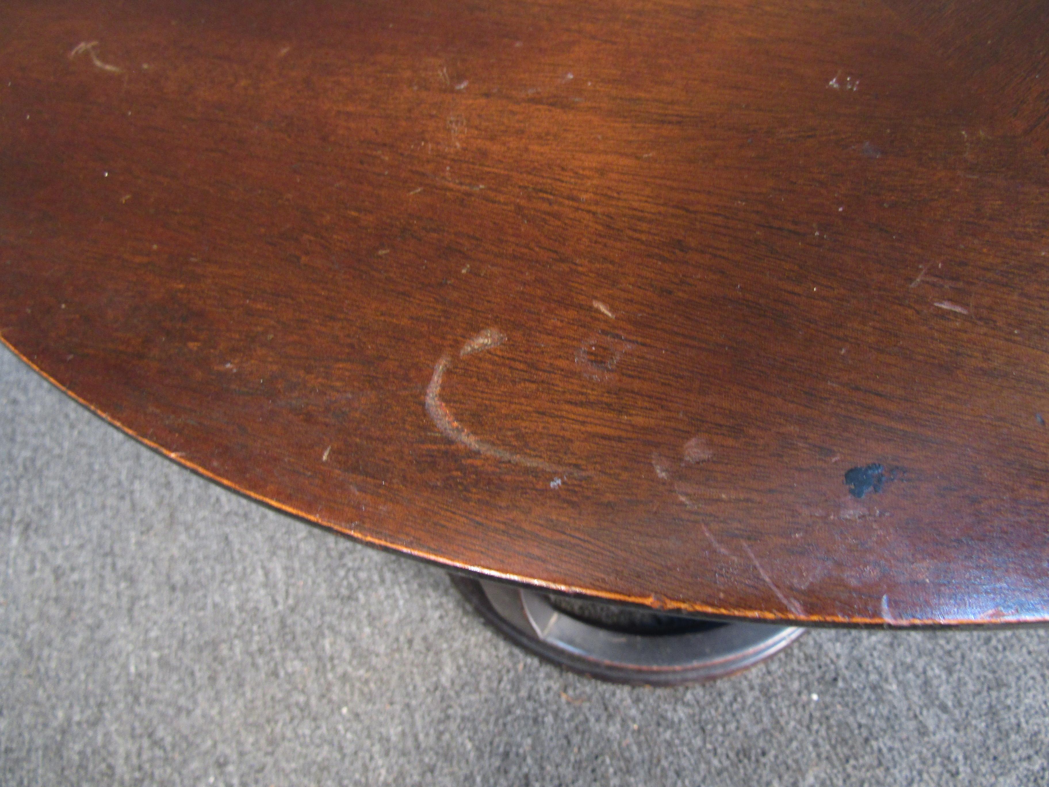 John Stuart Round End Table In Good Condition For Sale In Brooklyn, NY