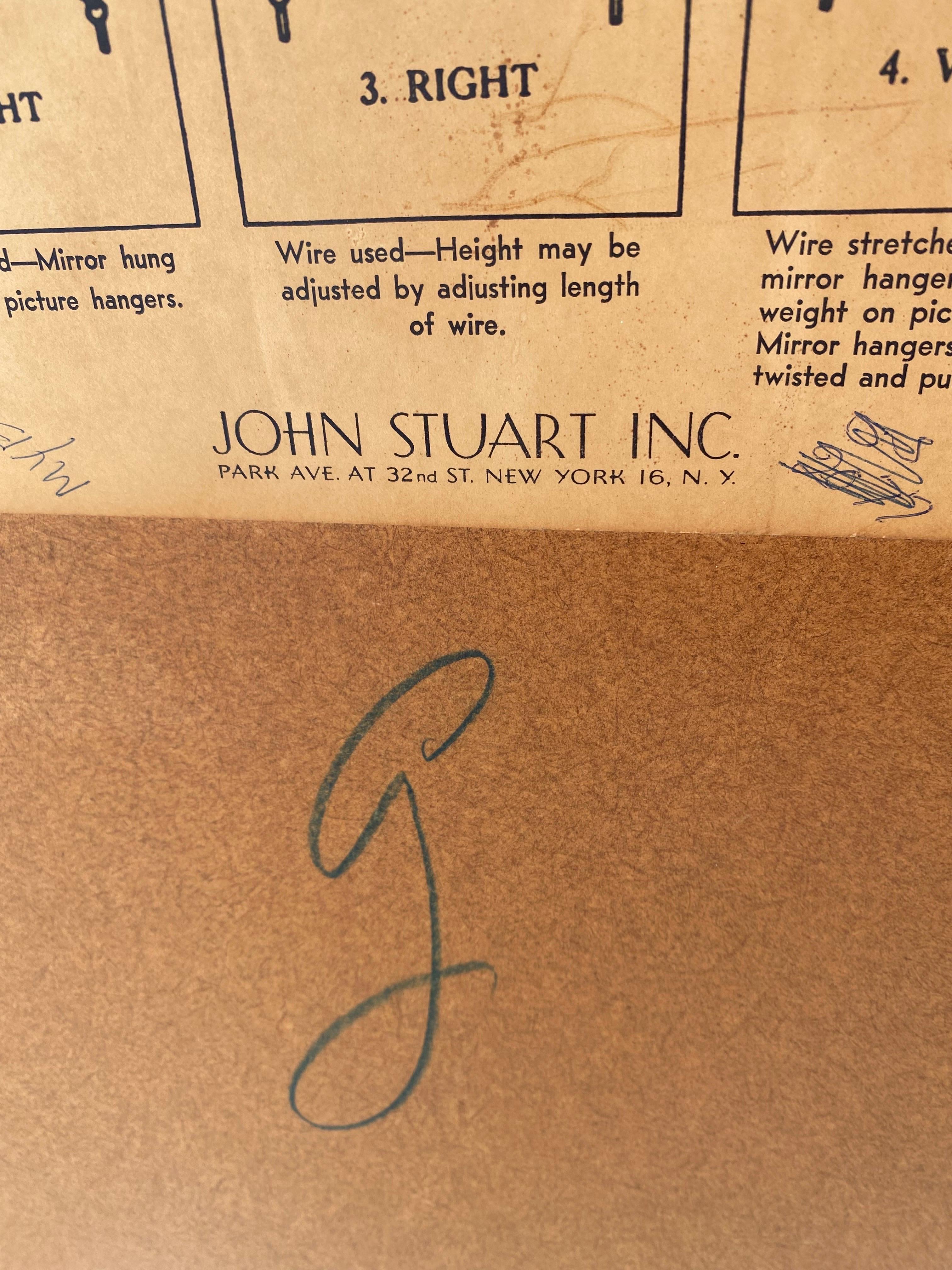 I John Stuart Miroir en noyer à trois volets Bon état - En vente à Philadelphia, PA