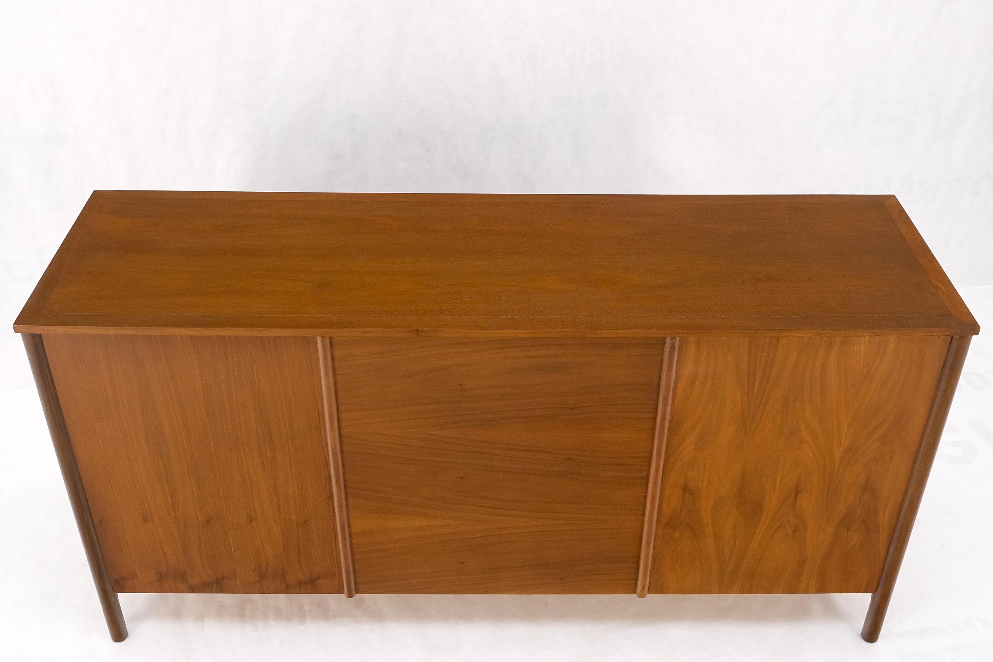 John Stuart Walnut Mid-Century Modern Long Credenza Dresser Pull Out Shelf Mint! For Sale 6