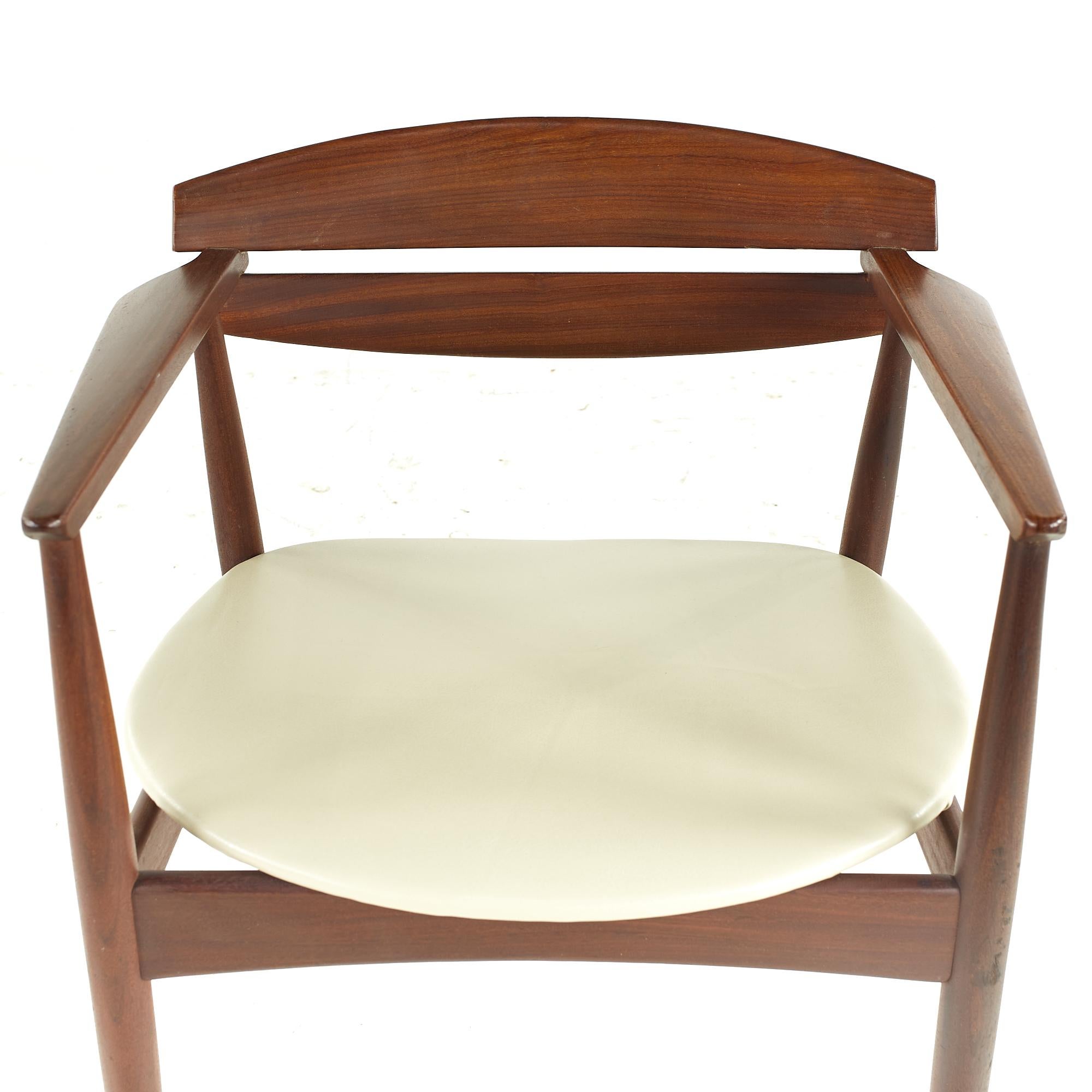 John Sylvester & Jørgen Matz for Bramin Mobler Mcm Rosewood Arm Chairs, Pair For Sale 5